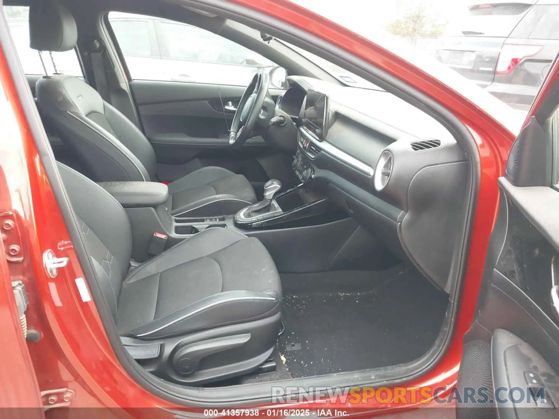 5 fotografías del automóvil dañado 3KPF54AD2RE691525 KIA FORTE 2024
