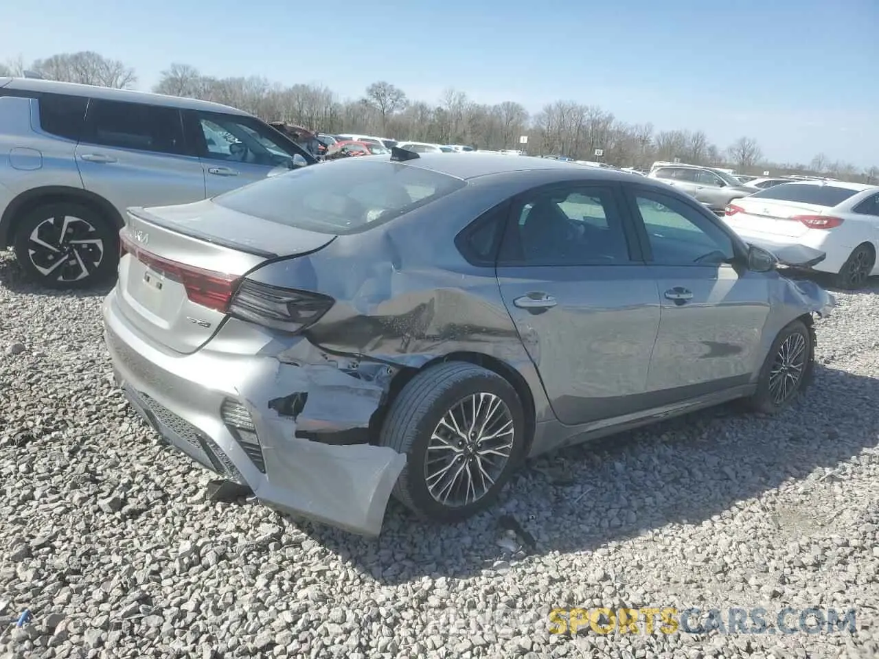 3 fotografías del automóvil dañado 3KPF54AD2RE743493 KIA FORTE 2024