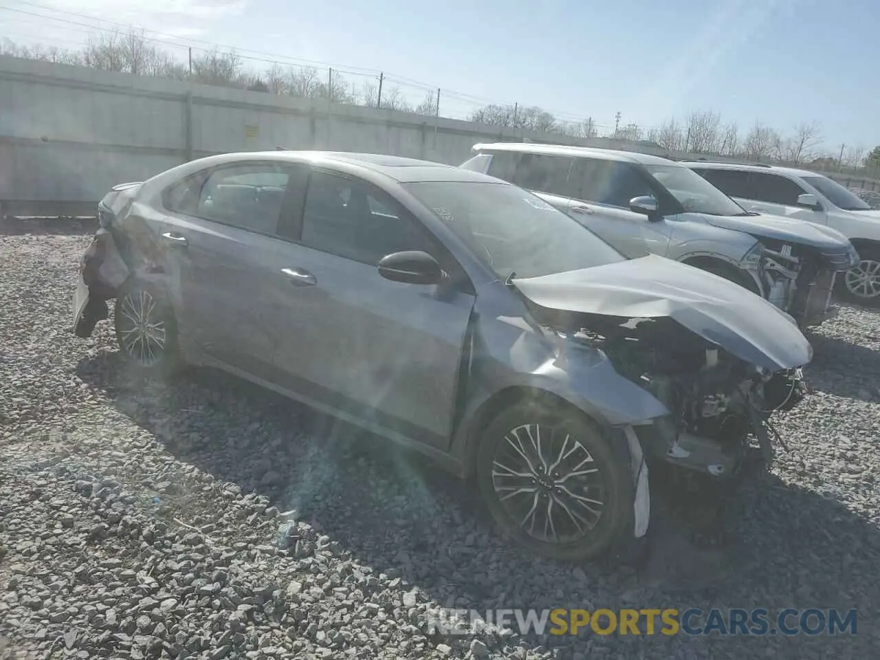 4 fotografías del automóvil dañado 3KPF54AD2RE743493 KIA FORTE 2024