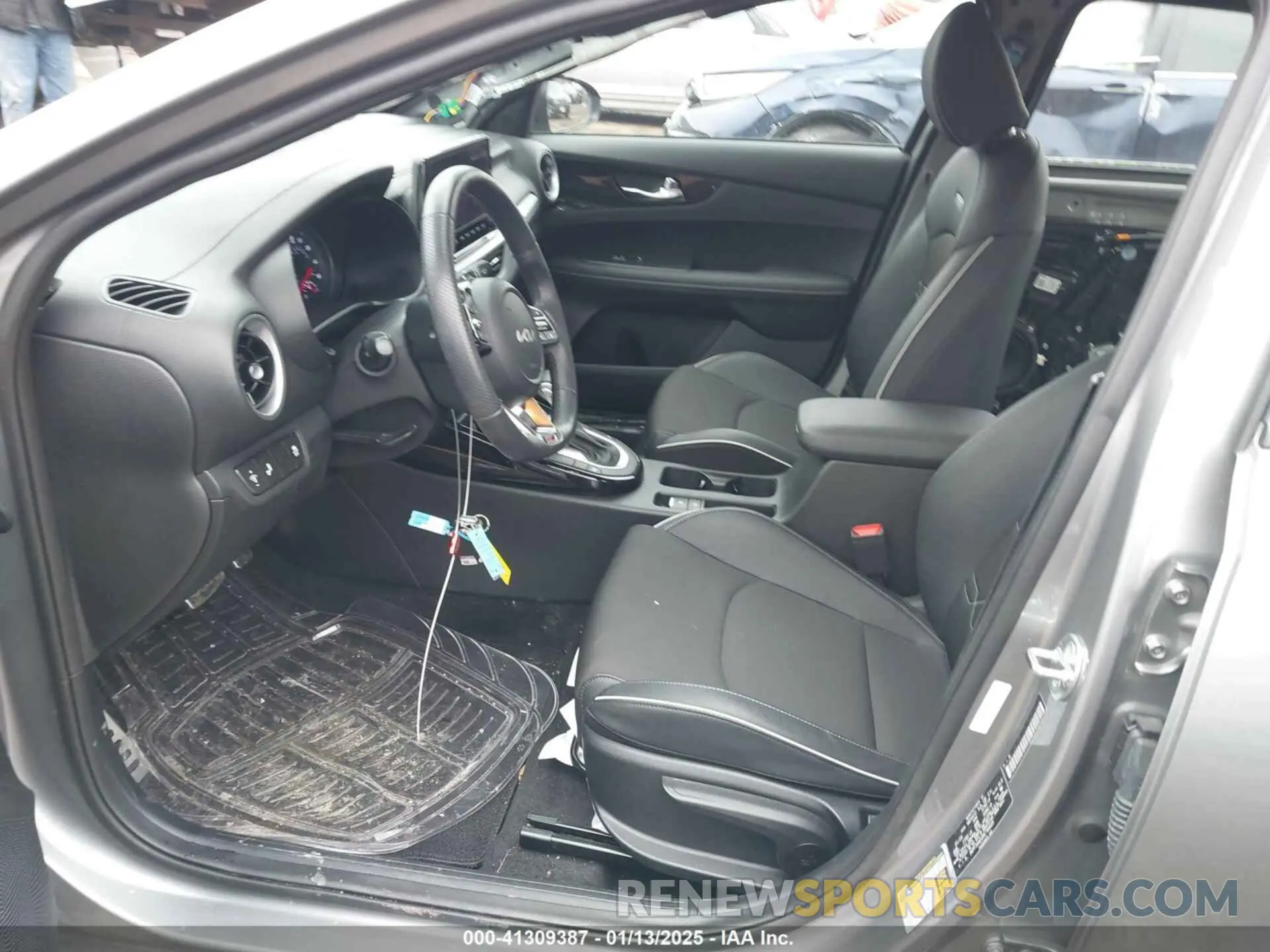 5 fotografías del automóvil dañado 3KPF54AD2RE746605 KIA FORTE 2024