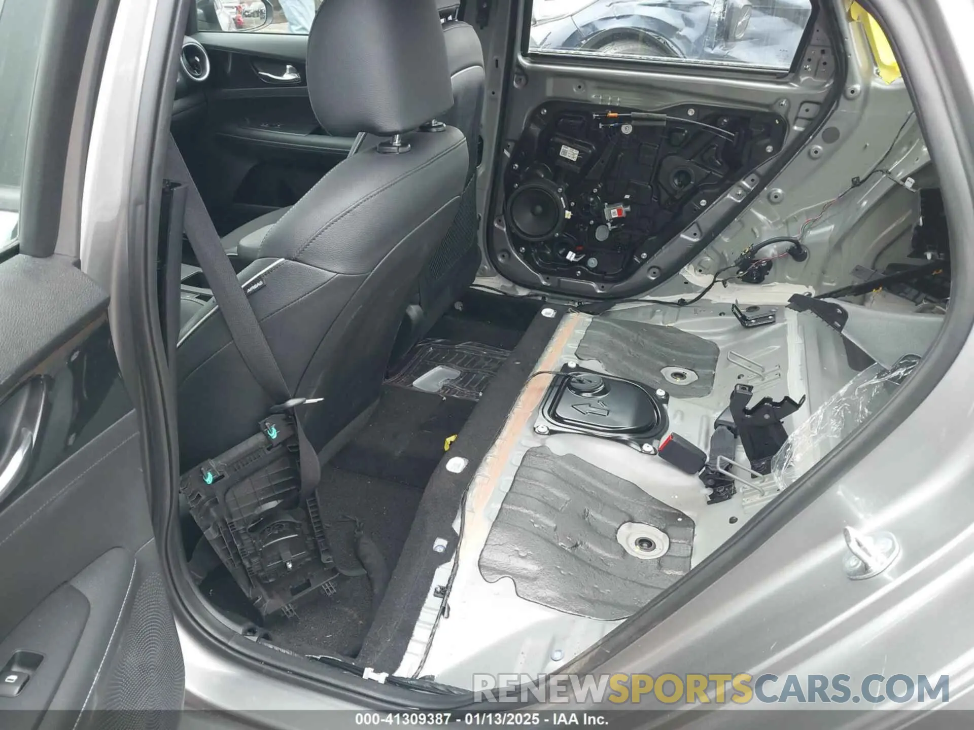 8 fotografías del automóvil dañado 3KPF54AD2RE746605 KIA FORTE 2024