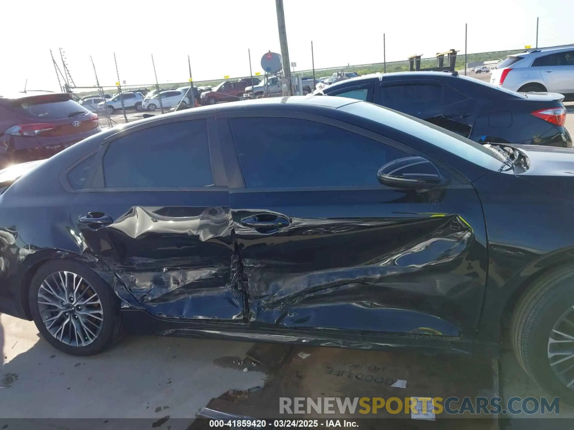 13 fotografías del automóvil dañado 3KPF54AD2RE757992 KIA FORTE 2024