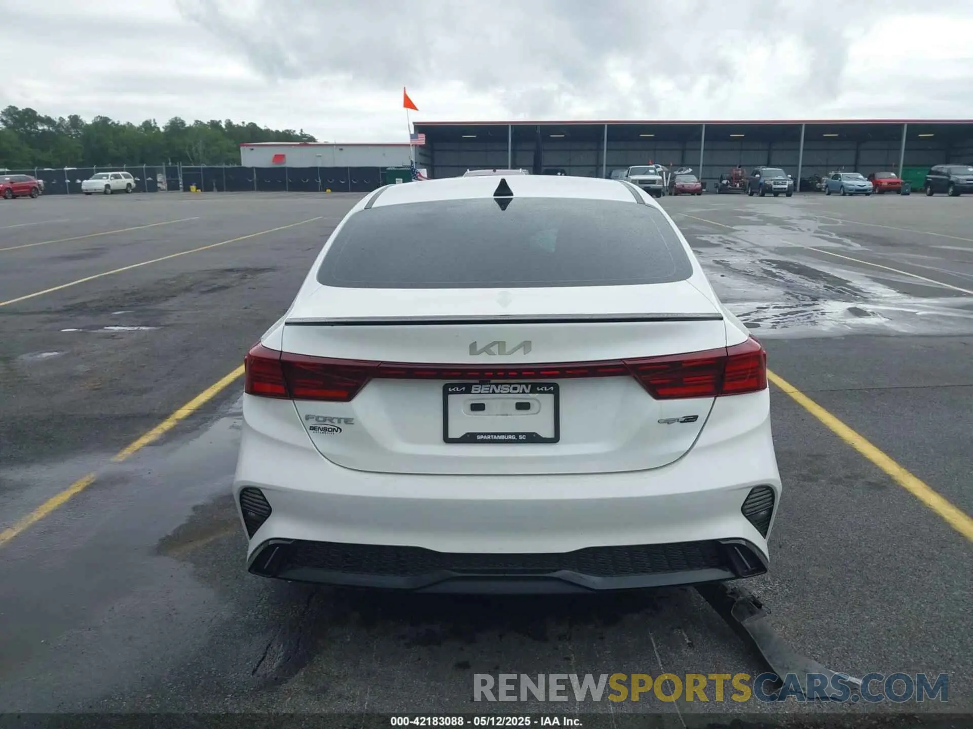 17 fotografías del automóvil dañado 3KPF54AD2RE800601 KIA FORTE 2024