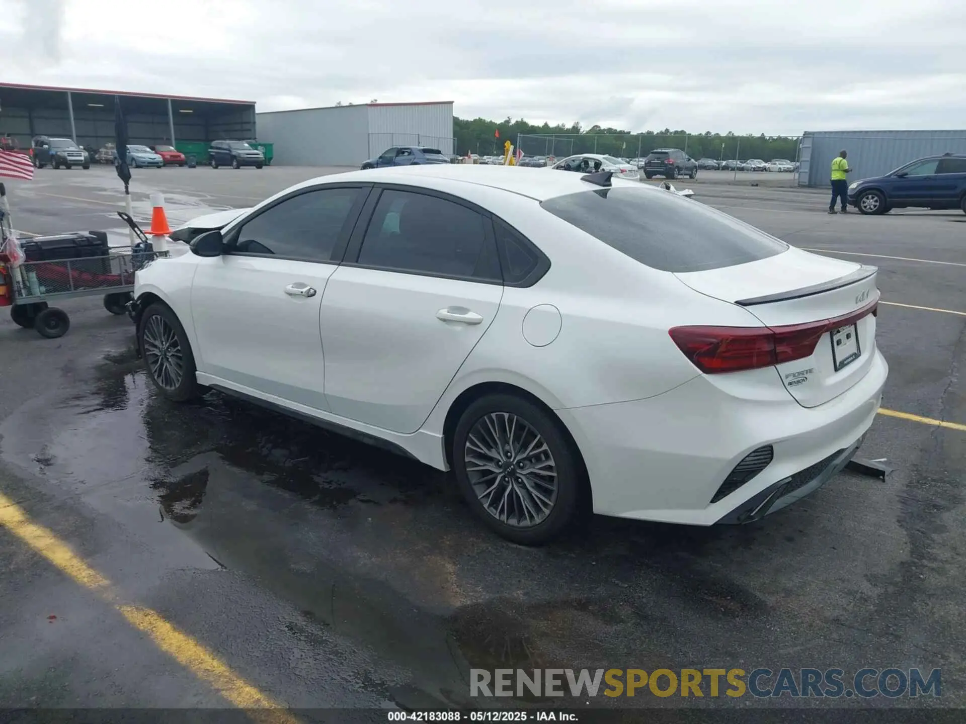 3 fotografías del automóvil dañado 3KPF54AD2RE800601 KIA FORTE 2024