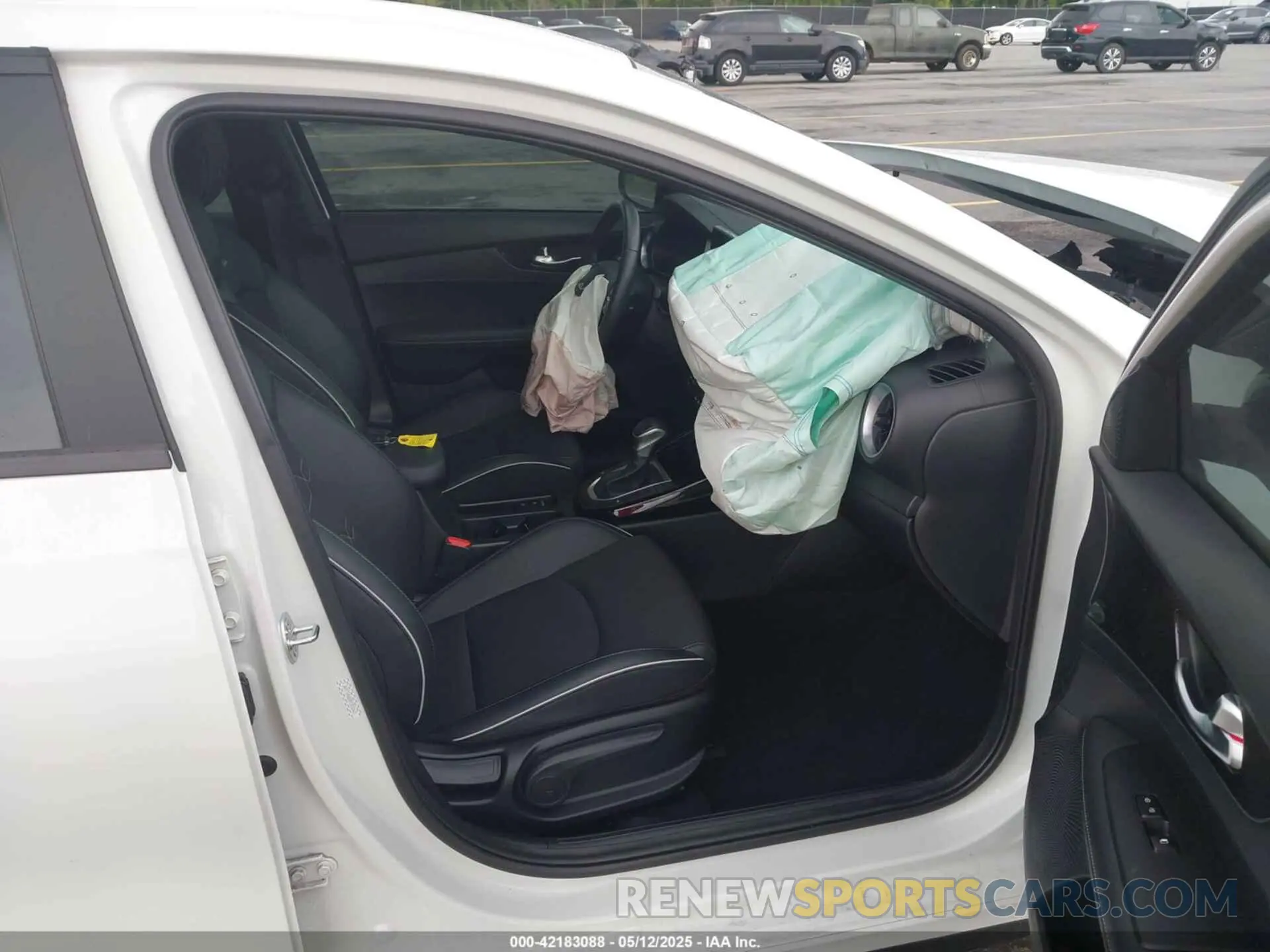 5 fotografías del automóvil dañado 3KPF54AD2RE800601 KIA FORTE 2024