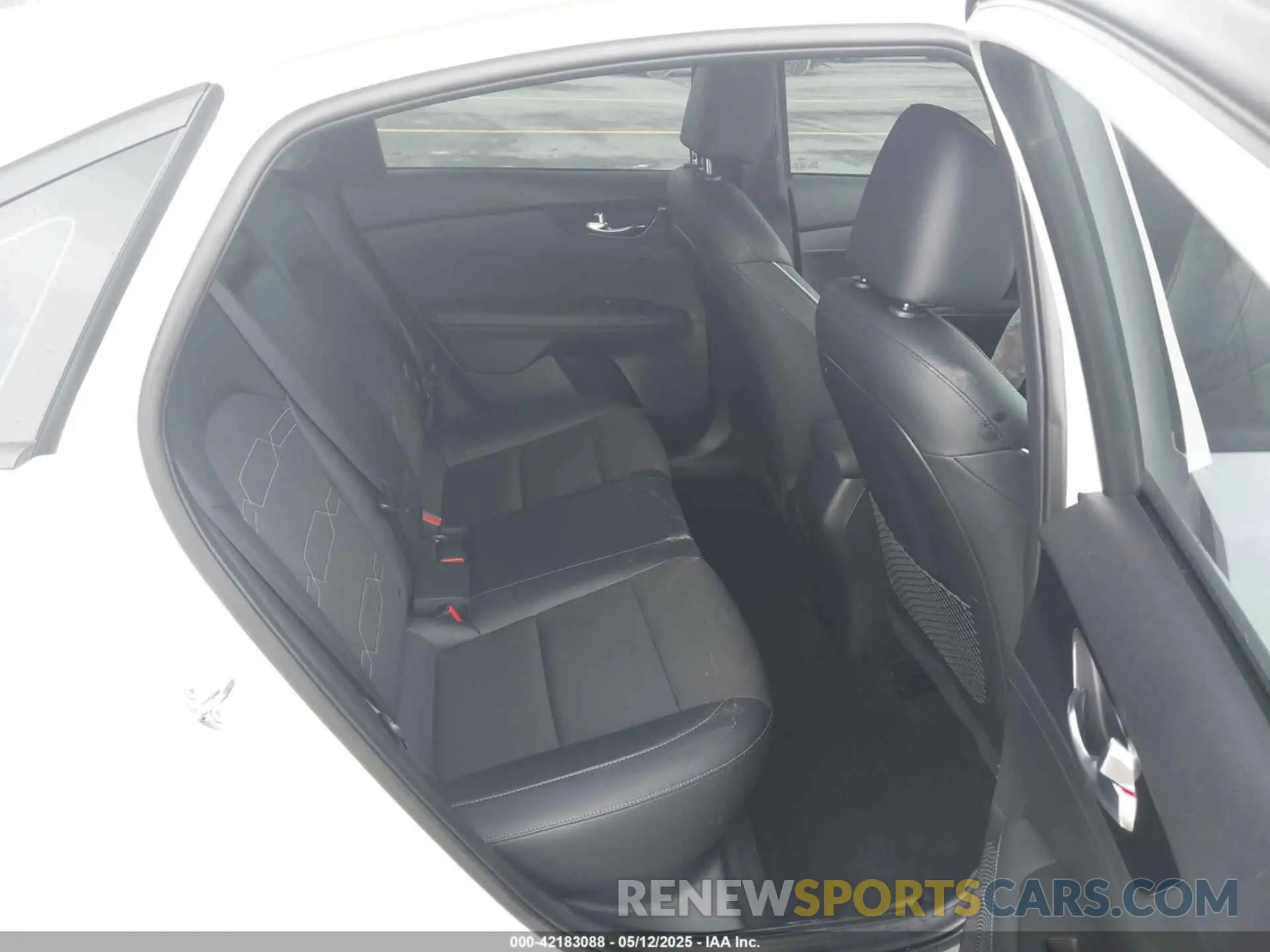 8 fotografías del automóvil dañado 3KPF54AD2RE800601 KIA FORTE 2024