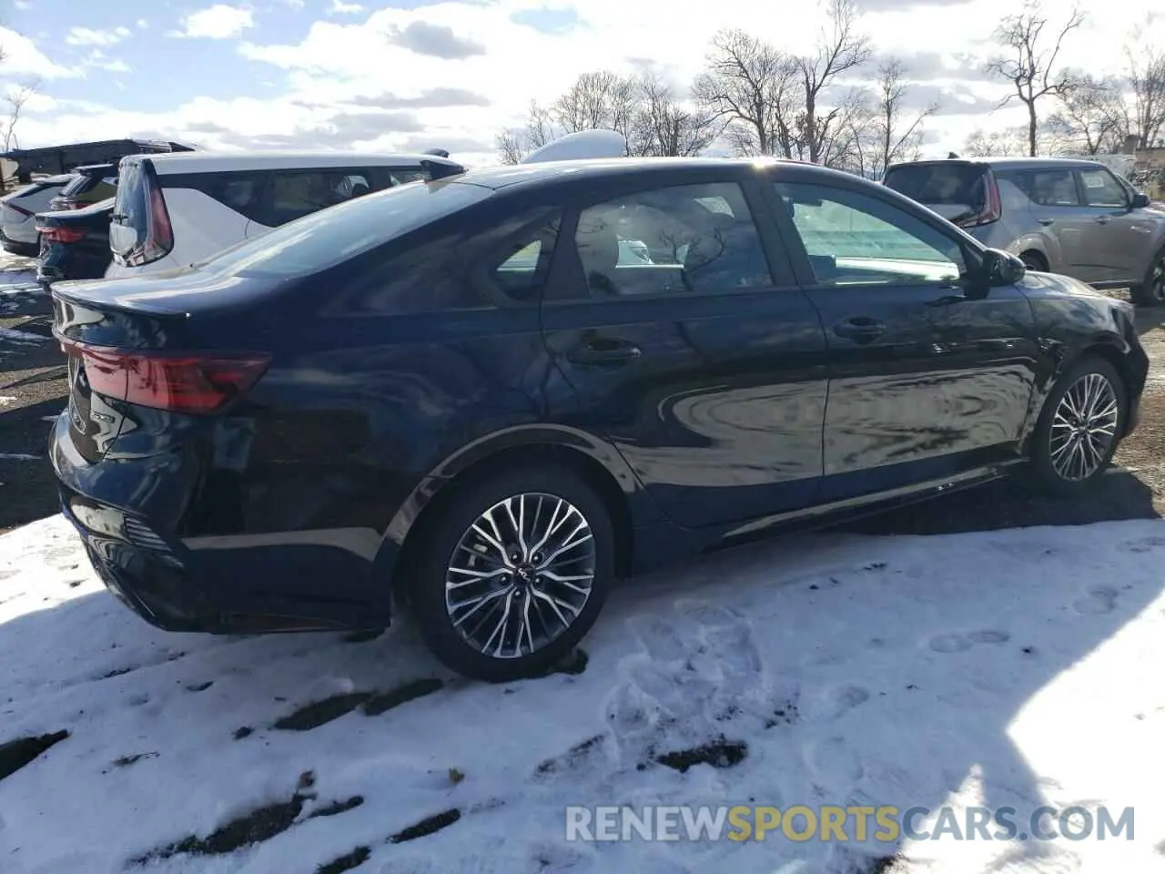 3 fotografías del automóvil dañado 3KPF54AD2RE815244 KIA FORTE 2024