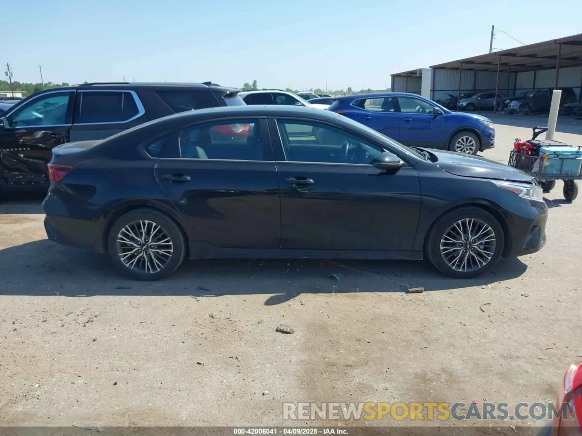 13 fotografías del automóvil dañado 3KPF54AD3RE714214 KIA FORTE 2024