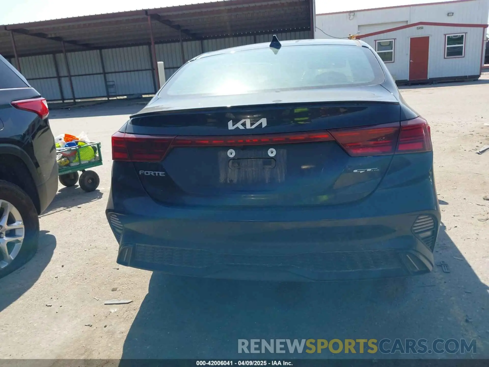 16 fotografías del automóvil dañado 3KPF54AD3RE714214 KIA FORTE 2024