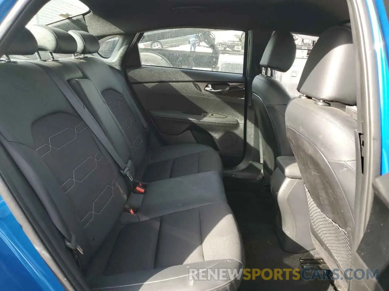 10 fotografías del automóvil dañado 3KPF54AD3RE727772 KIA FORTE 2024