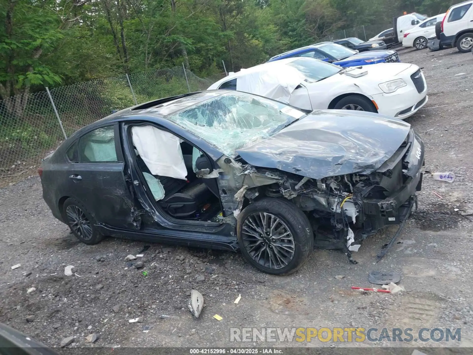 12 fotografías del automóvil dañado 3KPF54AD4RE713220 KIA FORTE 2024