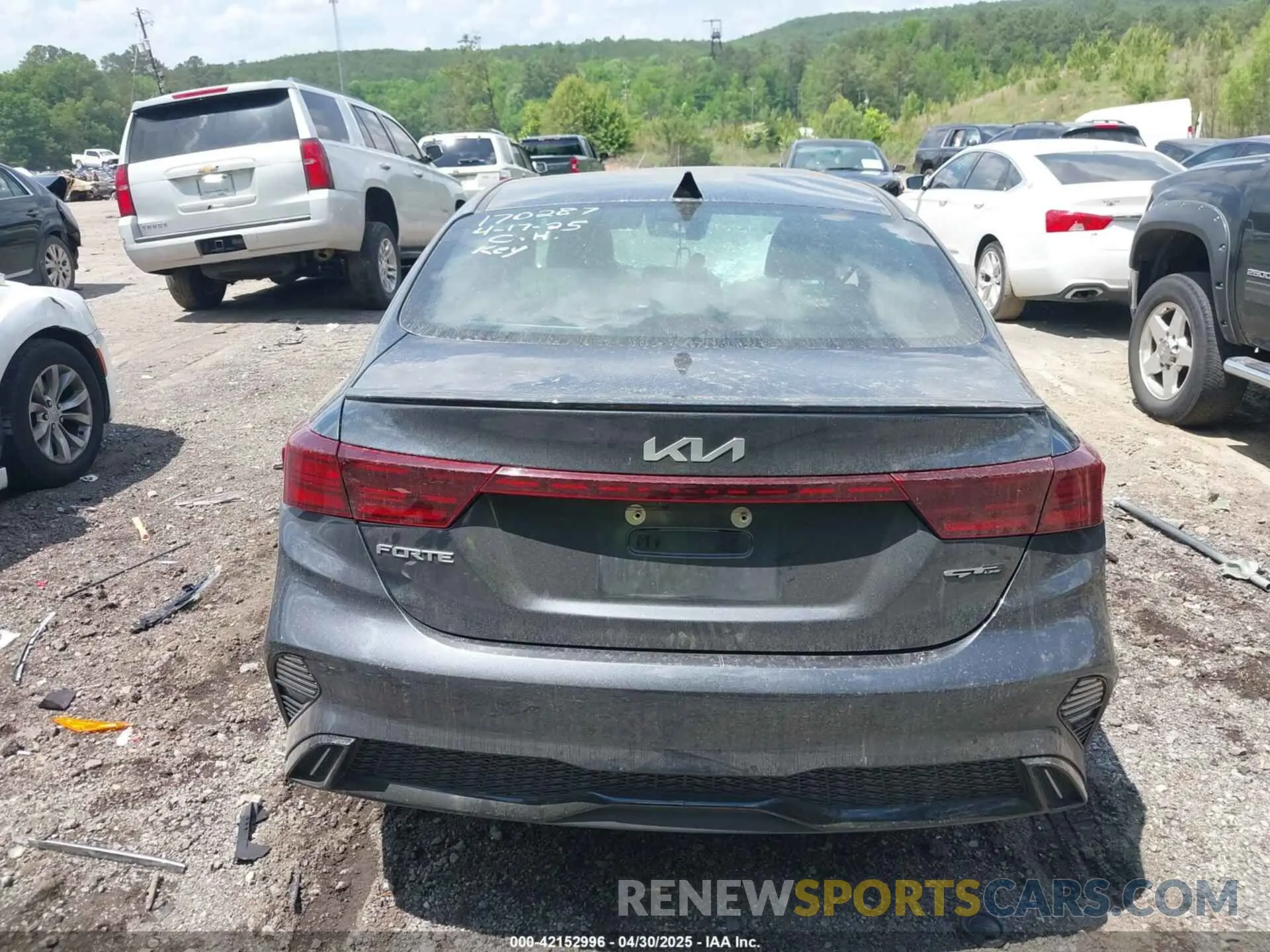15 fotografías del automóvil dañado 3KPF54AD4RE713220 KIA FORTE 2024