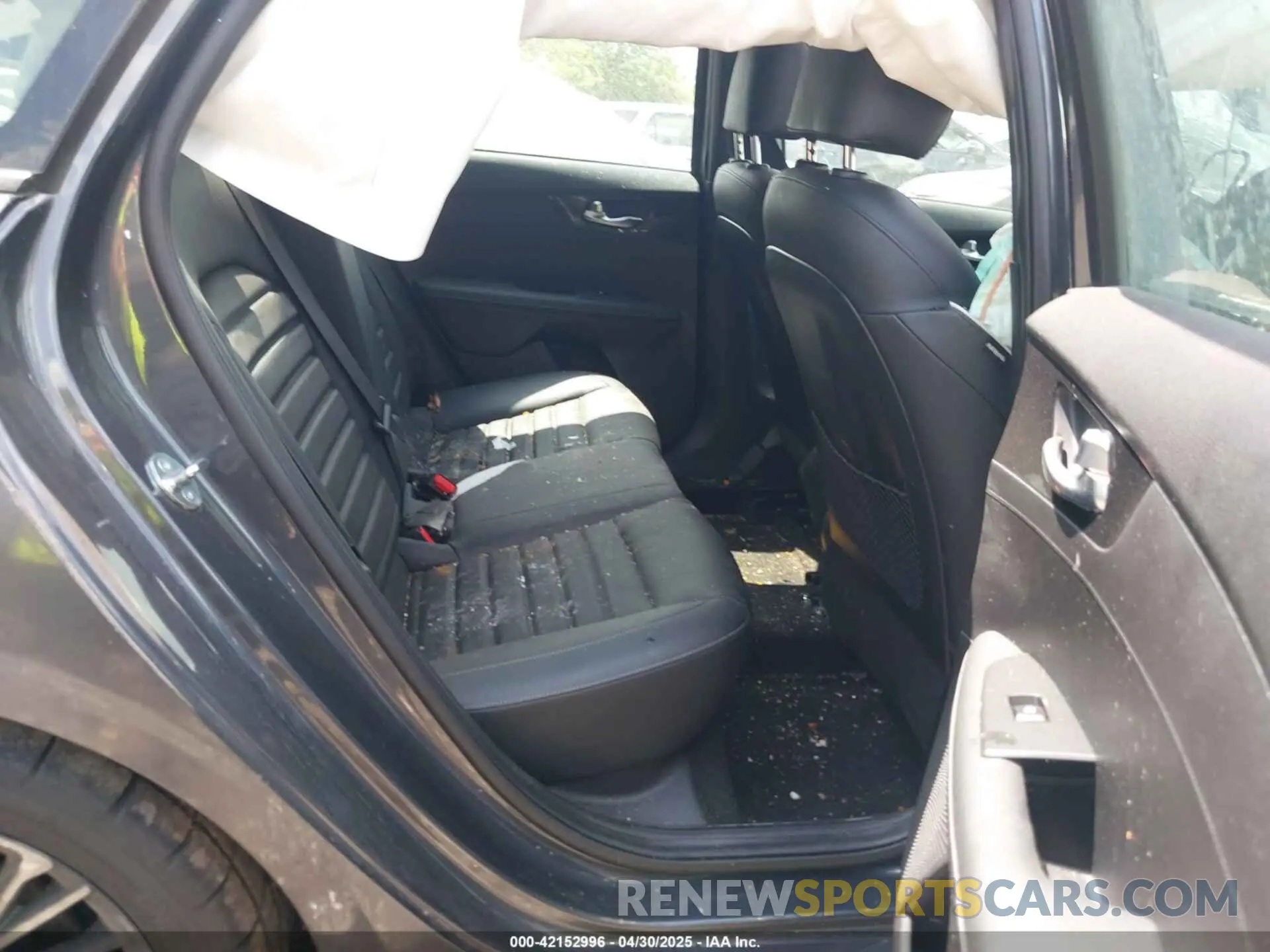 8 fotografías del automóvil dañado 3KPF54AD4RE713220 KIA FORTE 2024