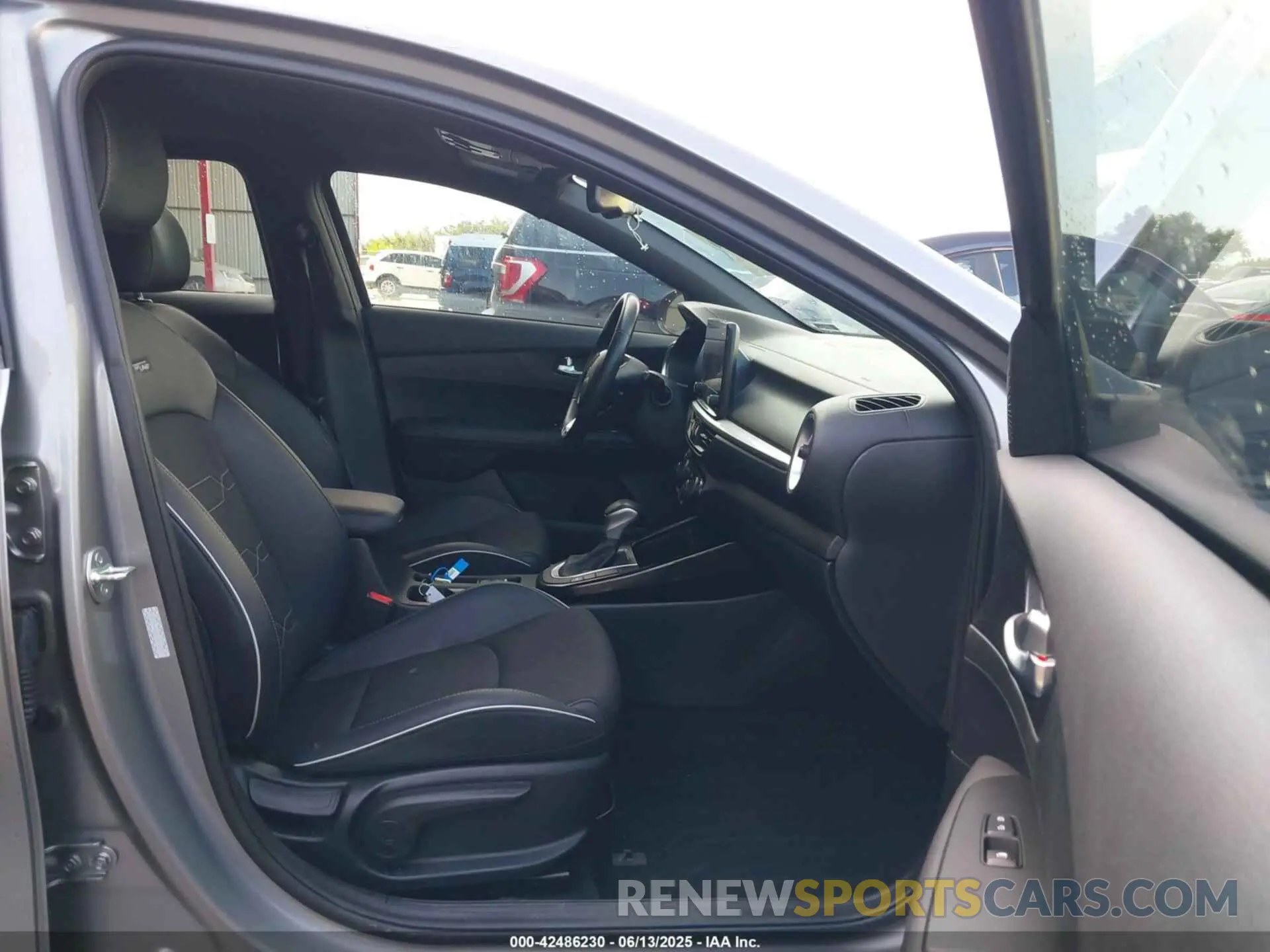5 fotografías del automóvil dañado 3KPF54AD4RE745262 KIA FORTE 2024