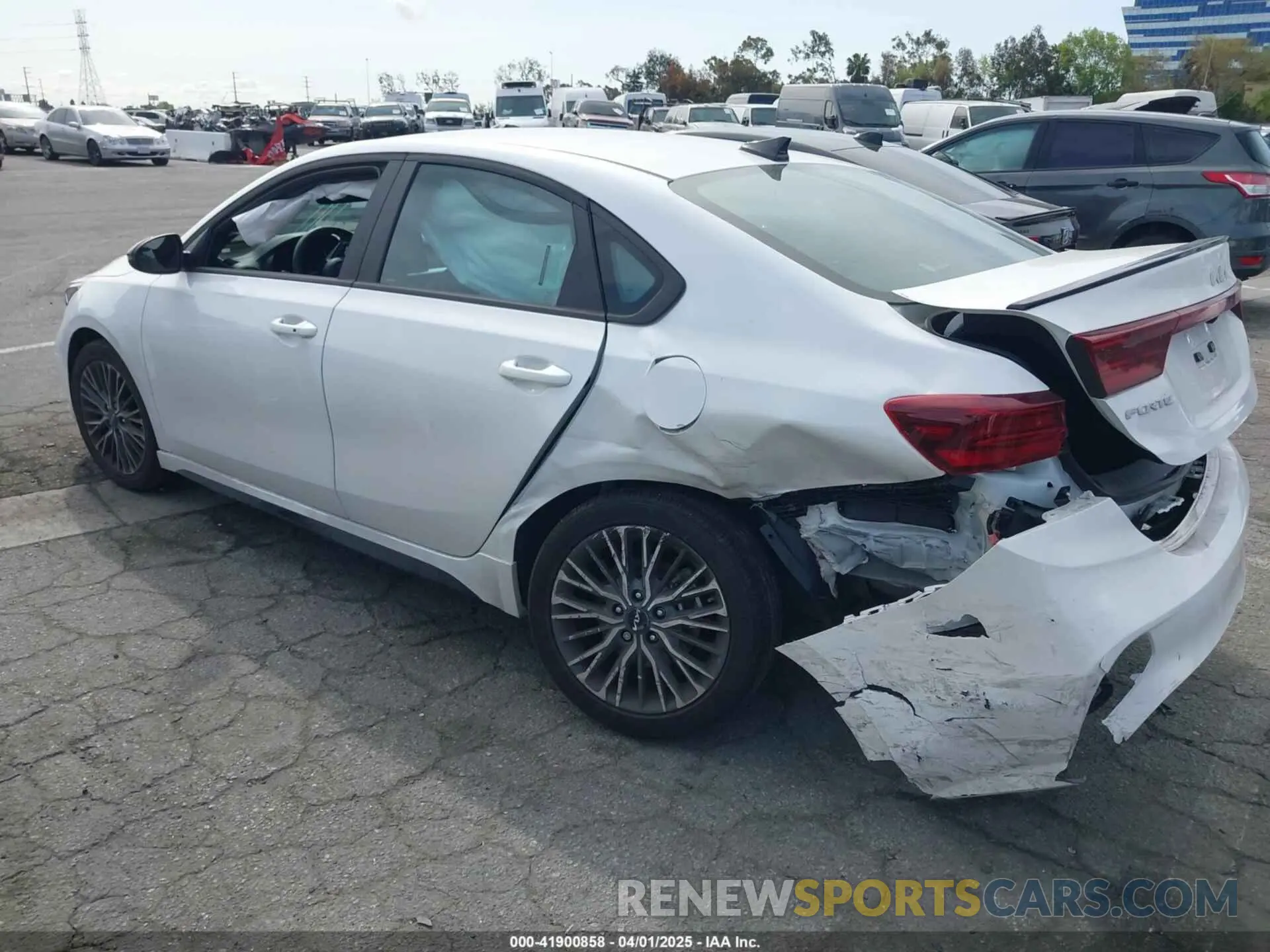 14 fotografías del automóvil dañado 3KPF54AD4RE806934 KIA FORTE 2024