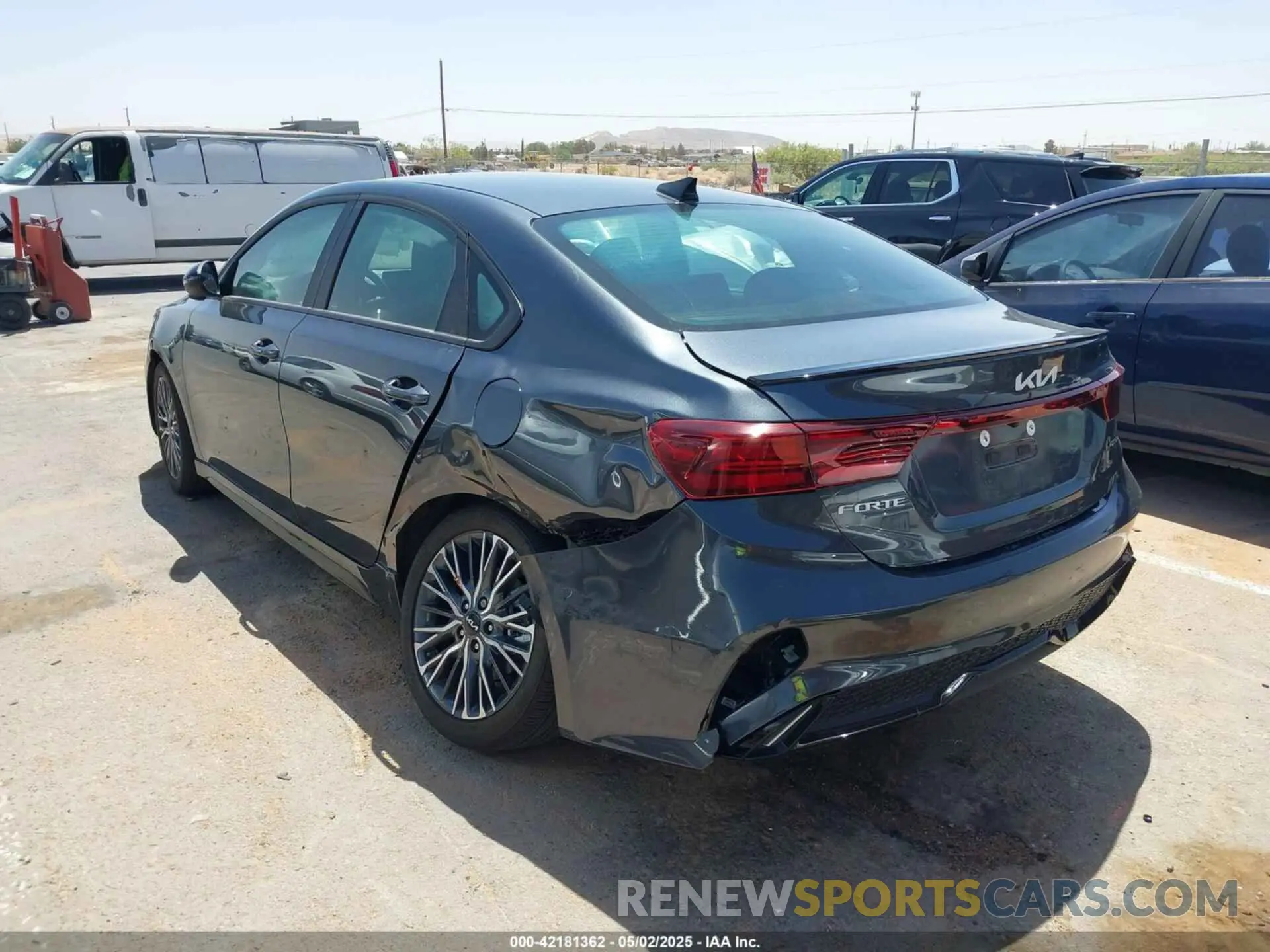 14 fotografías del automóvil dañado 3KPF54AD5RE729166 KIA FORTE 2024