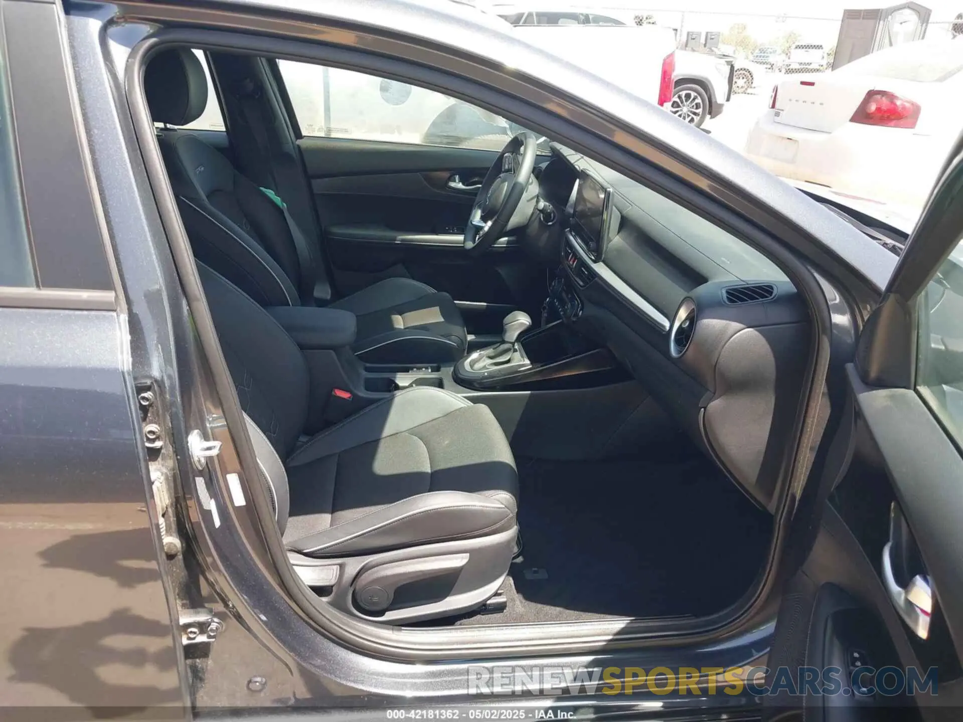 5 fotografías del automóvil dañado 3KPF54AD5RE729166 KIA FORTE 2024