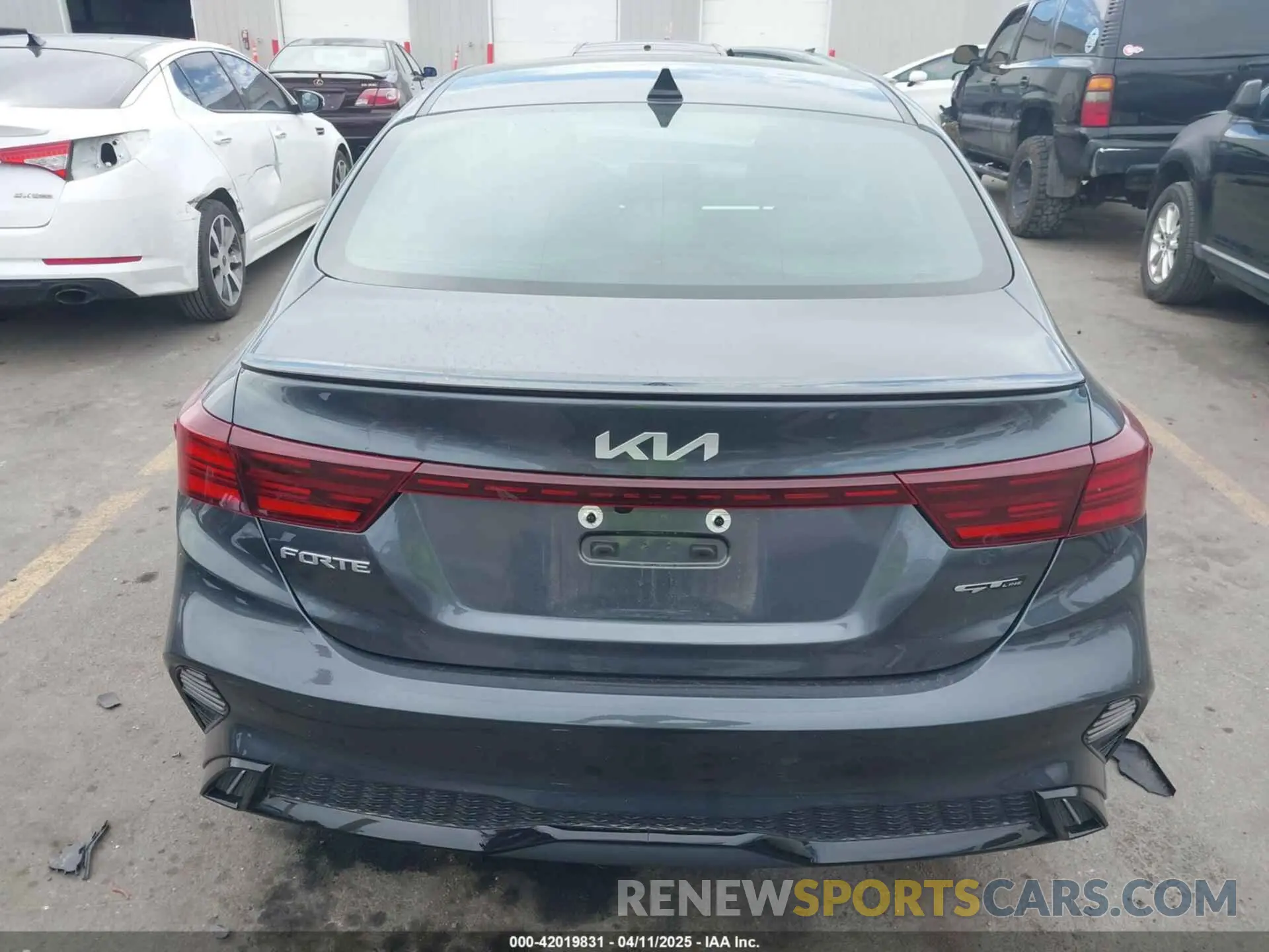 16 fotografías del automóvil dañado 3KPF54AD5RE738272 KIA FORTE 2024