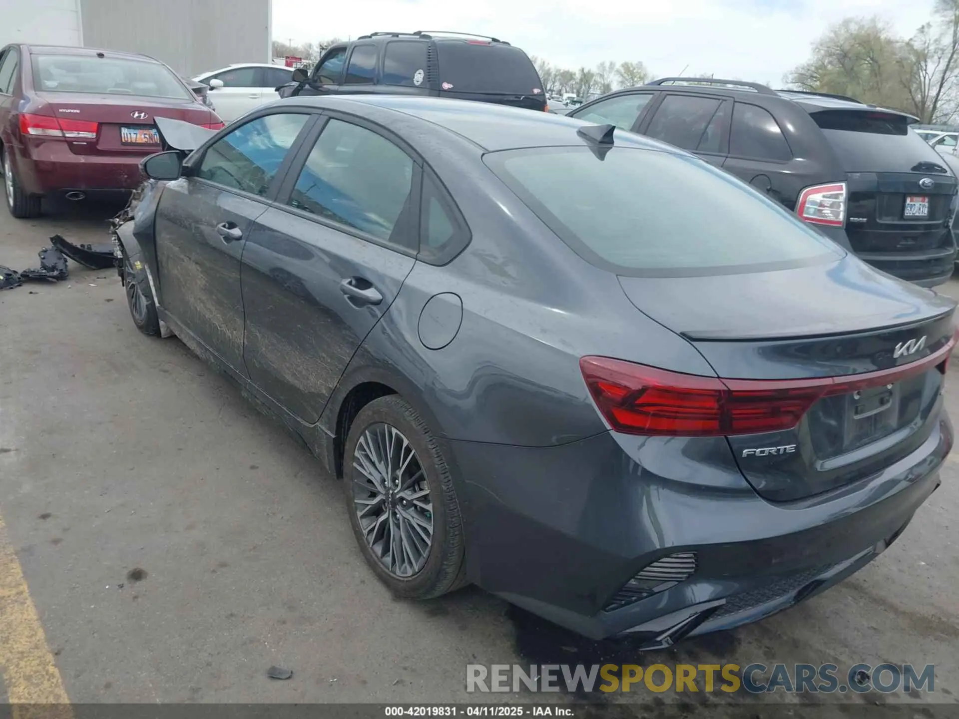 3 fotografías del automóvil dañado 3KPF54AD5RE738272 KIA FORTE 2024