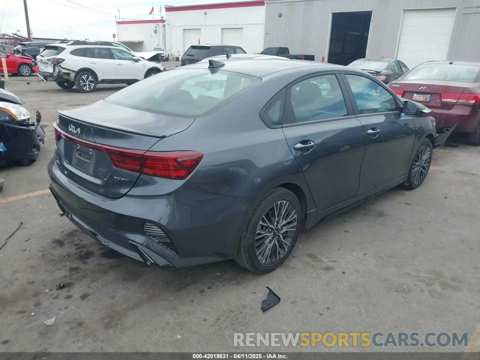 4 fotografías del automóvil dañado 3KPF54AD5RE738272 KIA FORTE 2024