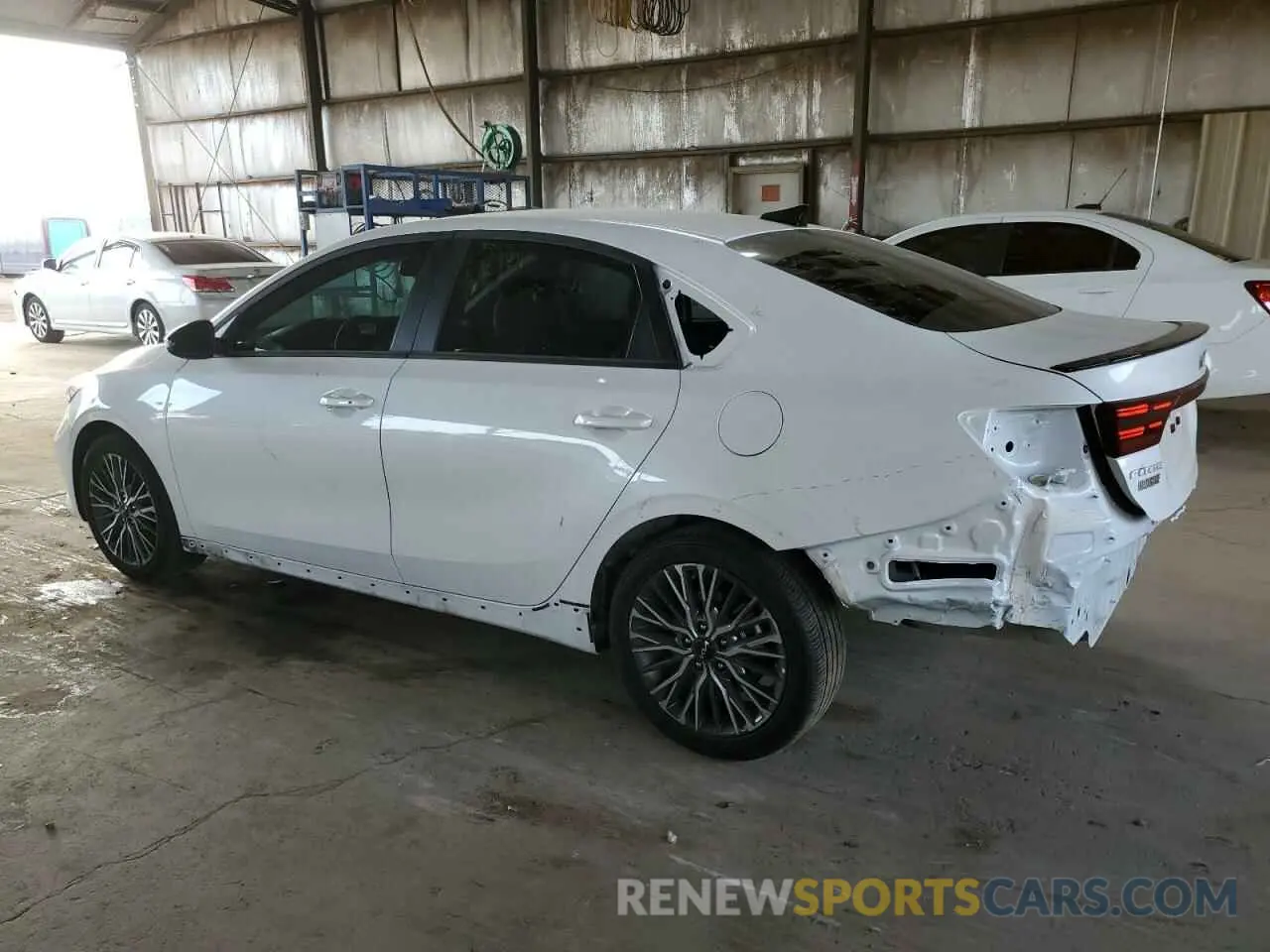 2 fotografías del automóvil dañado 3KPF54AD5RE770106 KIA FORTE 2024
