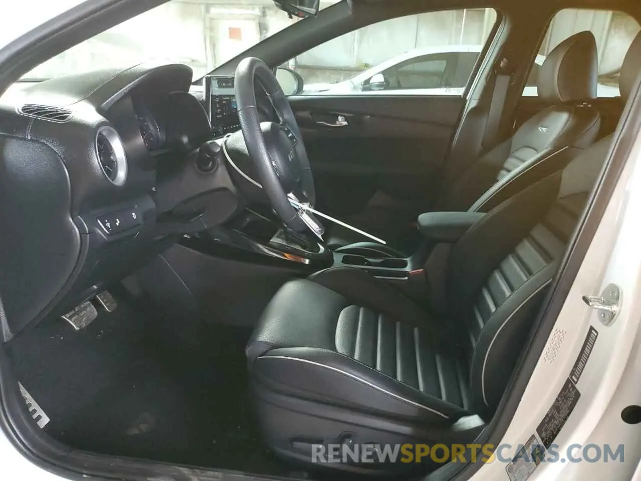 7 fotografías del automóvil dañado 3KPF54AD5RE770106 KIA FORTE 2024