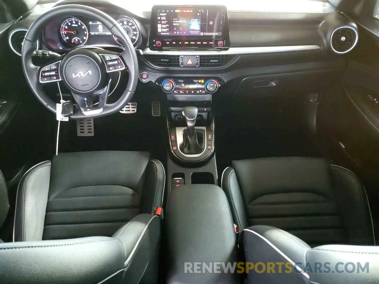 8 fotografías del automóvil dañado 3KPF54AD5RE770106 KIA FORTE 2024