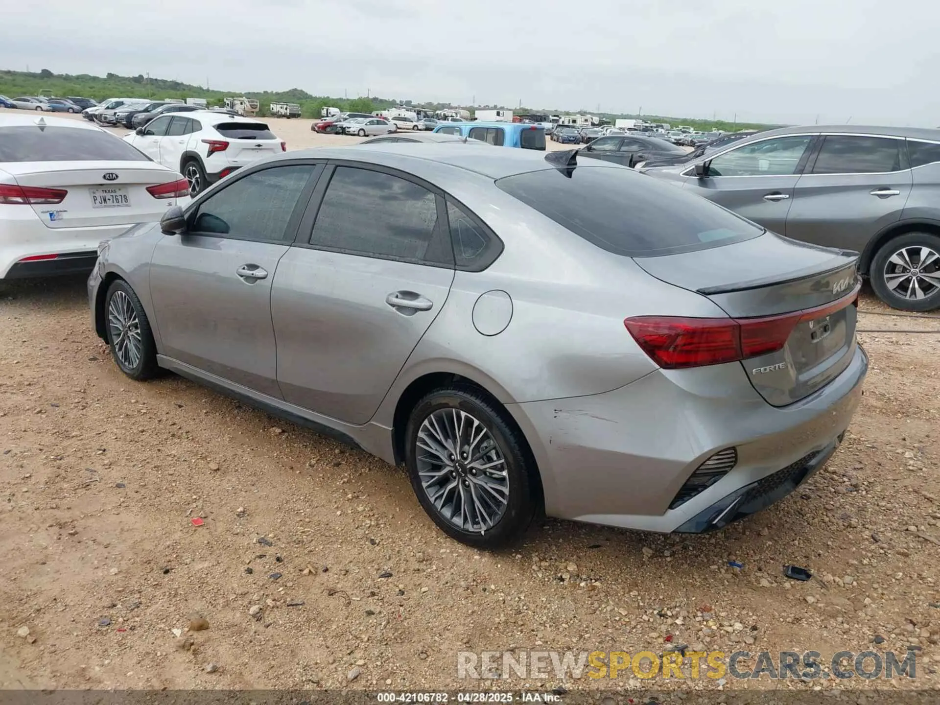 3 fotografías del automóvil dañado 3KPF54AD5RE781672 KIA FORTE 2024
