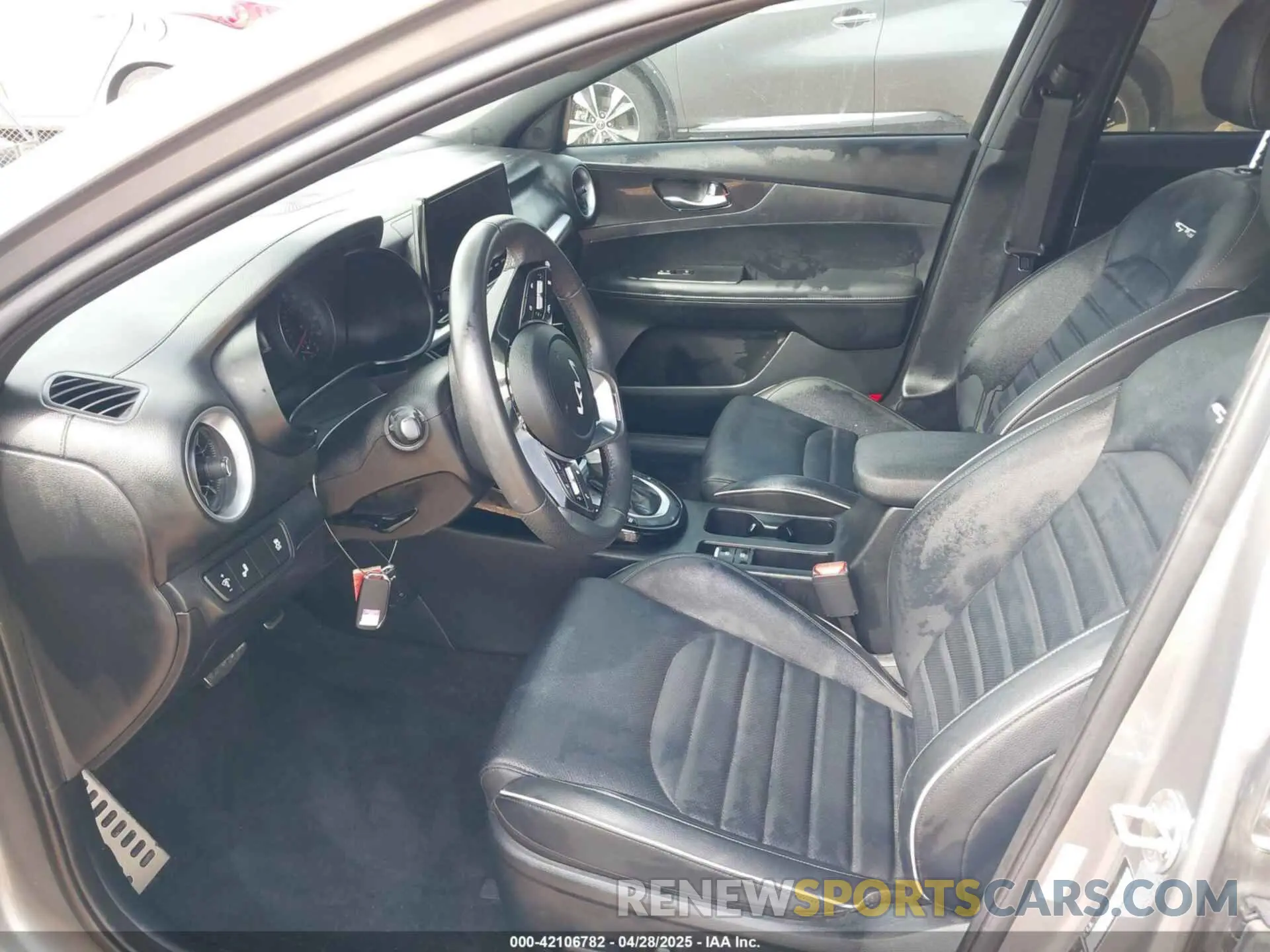 5 fotografías del automóvil dañado 3KPF54AD5RE781672 KIA FORTE 2024