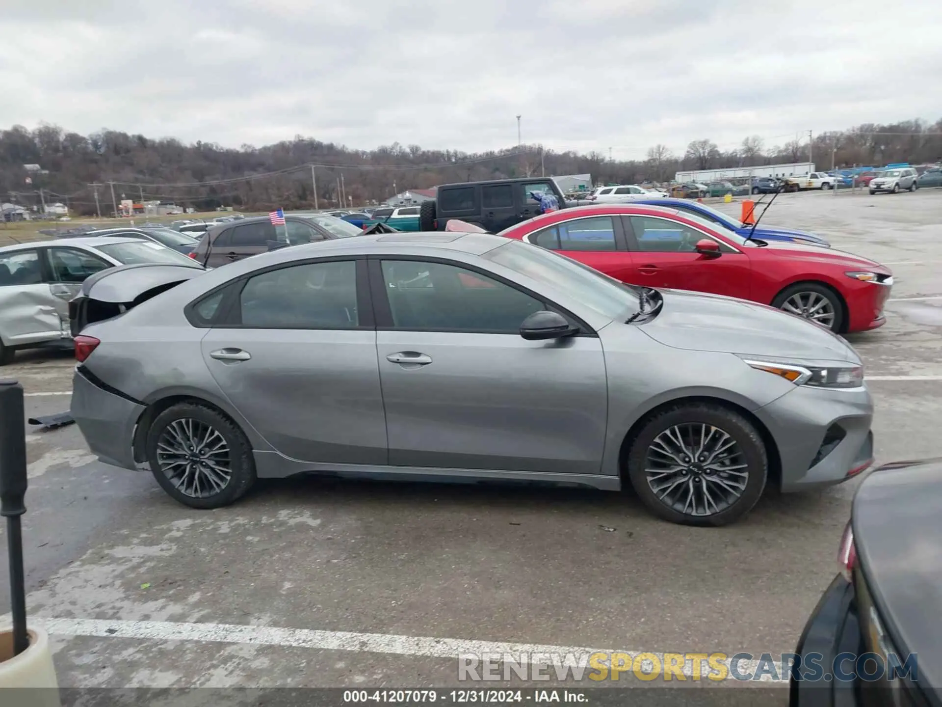 14 fotografías del automóvil dañado 3KPF54AD5RE808904 KIA FORTE 2024
