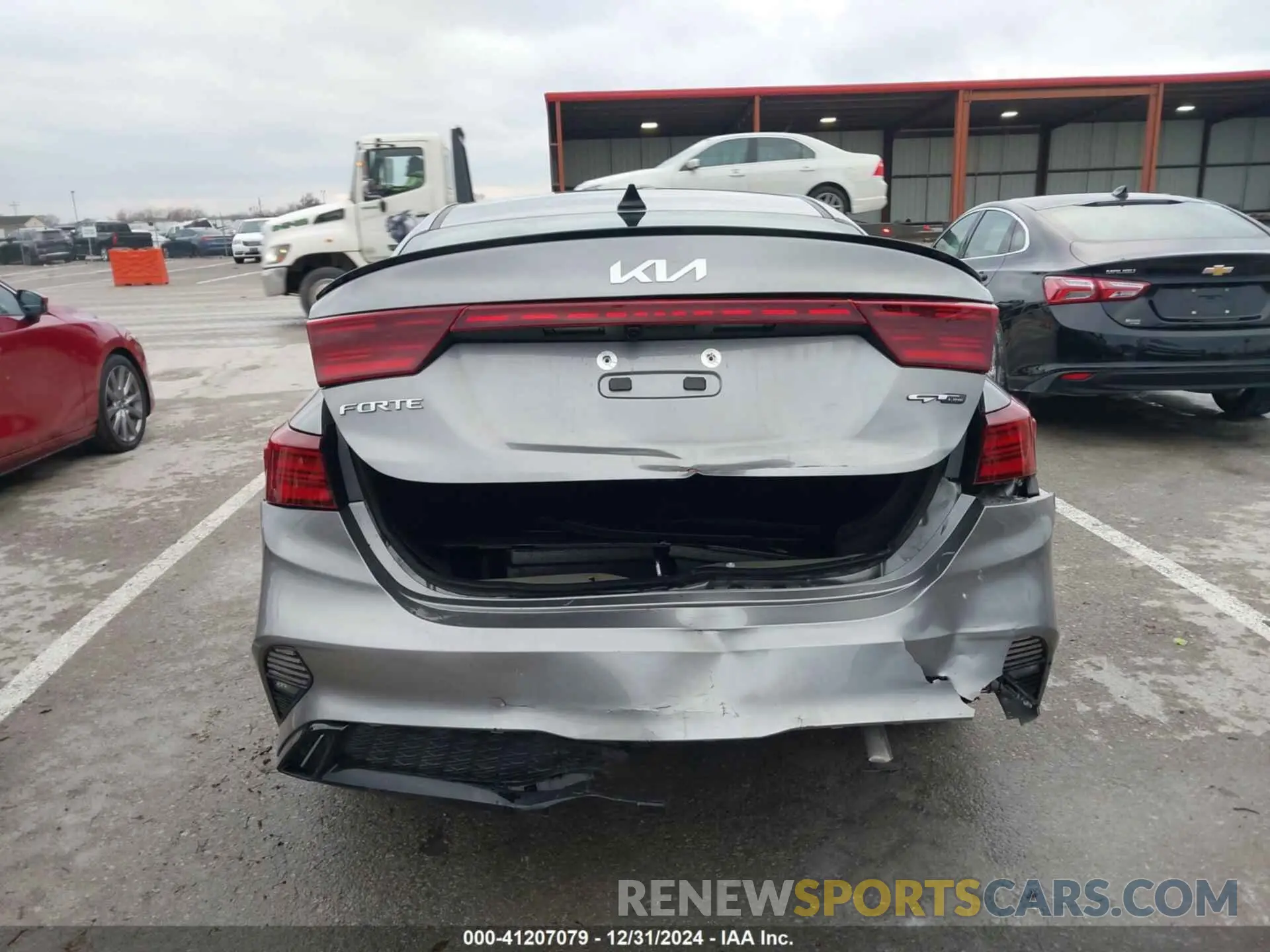 17 fotografías del automóvil dañado 3KPF54AD5RE808904 KIA FORTE 2024