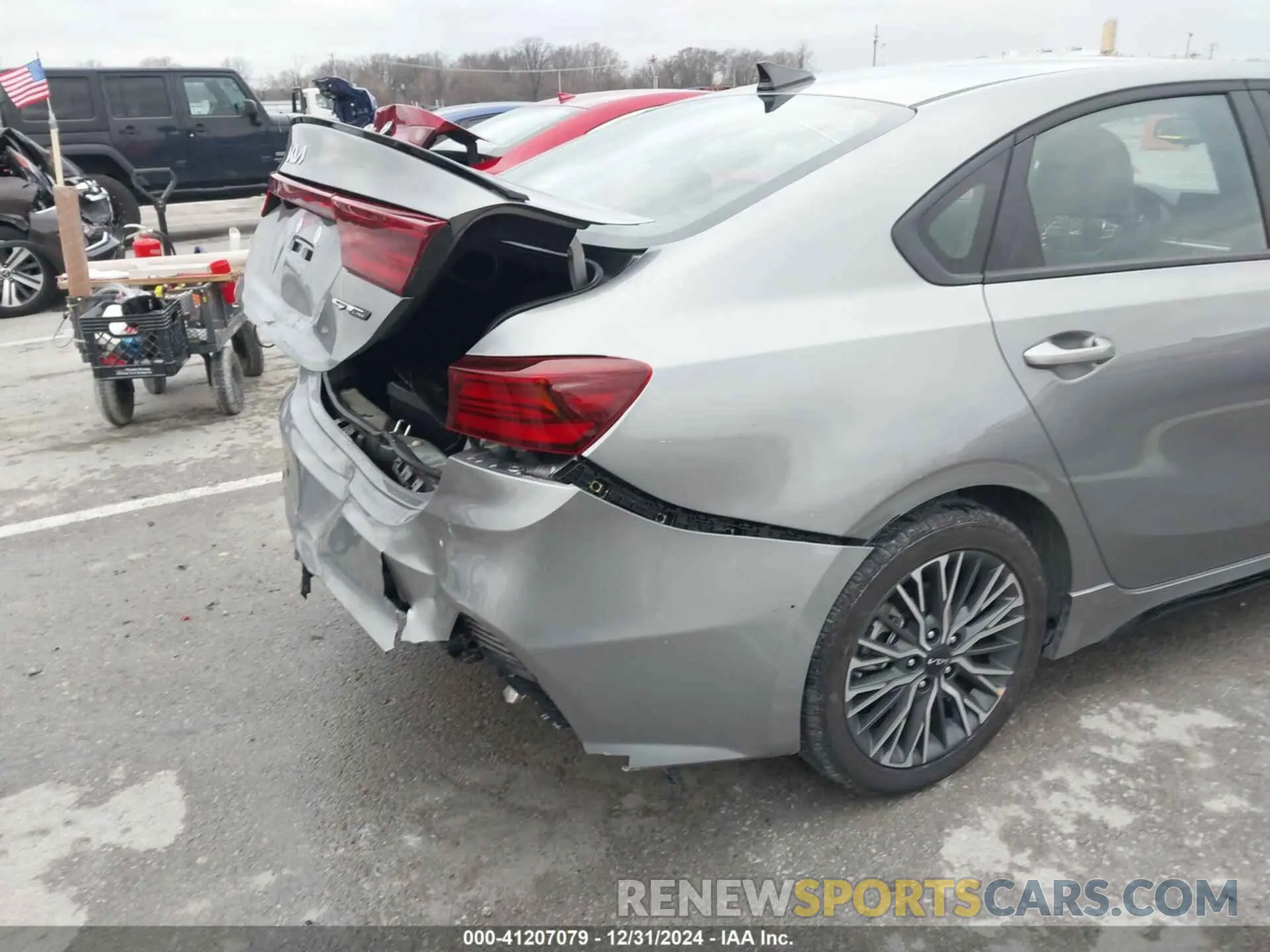 18 fotografías del automóvil dañado 3KPF54AD5RE808904 KIA FORTE 2024