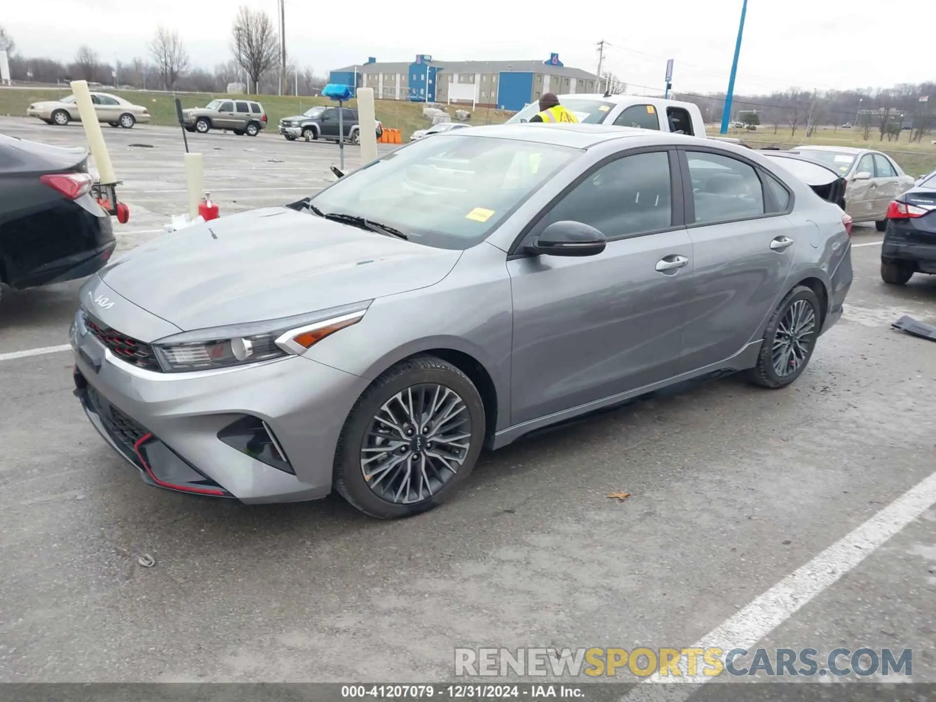 2 fotografías del automóvil dañado 3KPF54AD5RE808904 KIA FORTE 2024