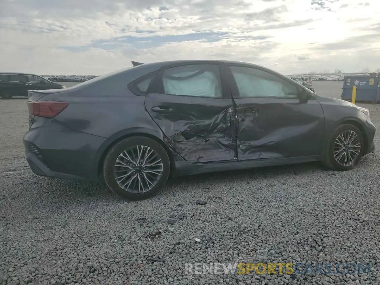 3 fotografías del automóvil dañado 3KPF54AD5RE816260 KIA FORTE 2024