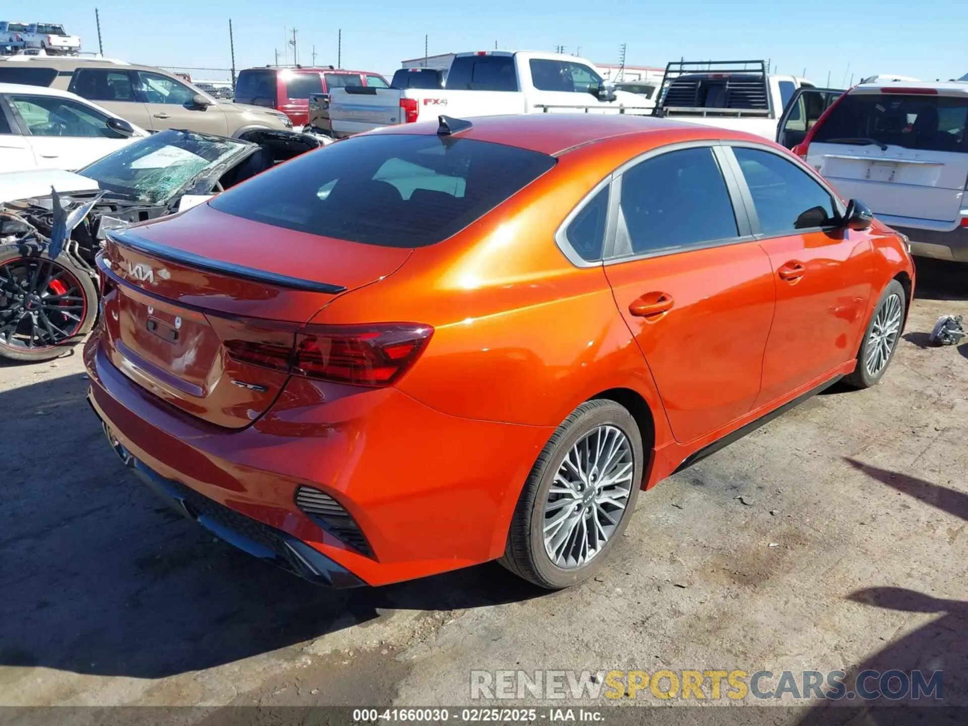 4 fotografías del automóvil dañado 3KPF54AD6RE697439 KIA FORTE 2024