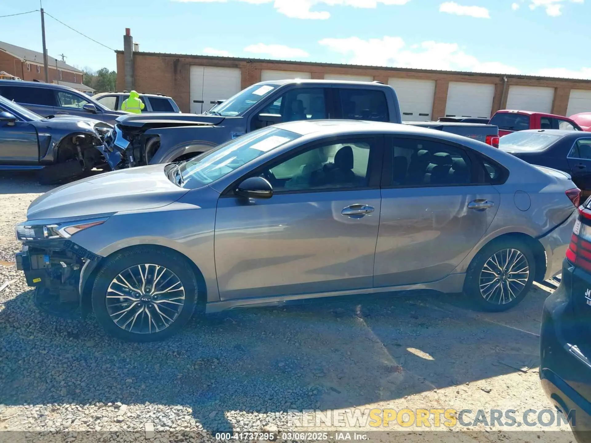 14 fotografías del automóvil dañado 3KPF54AD6RE699868 KIA FORTE 2024