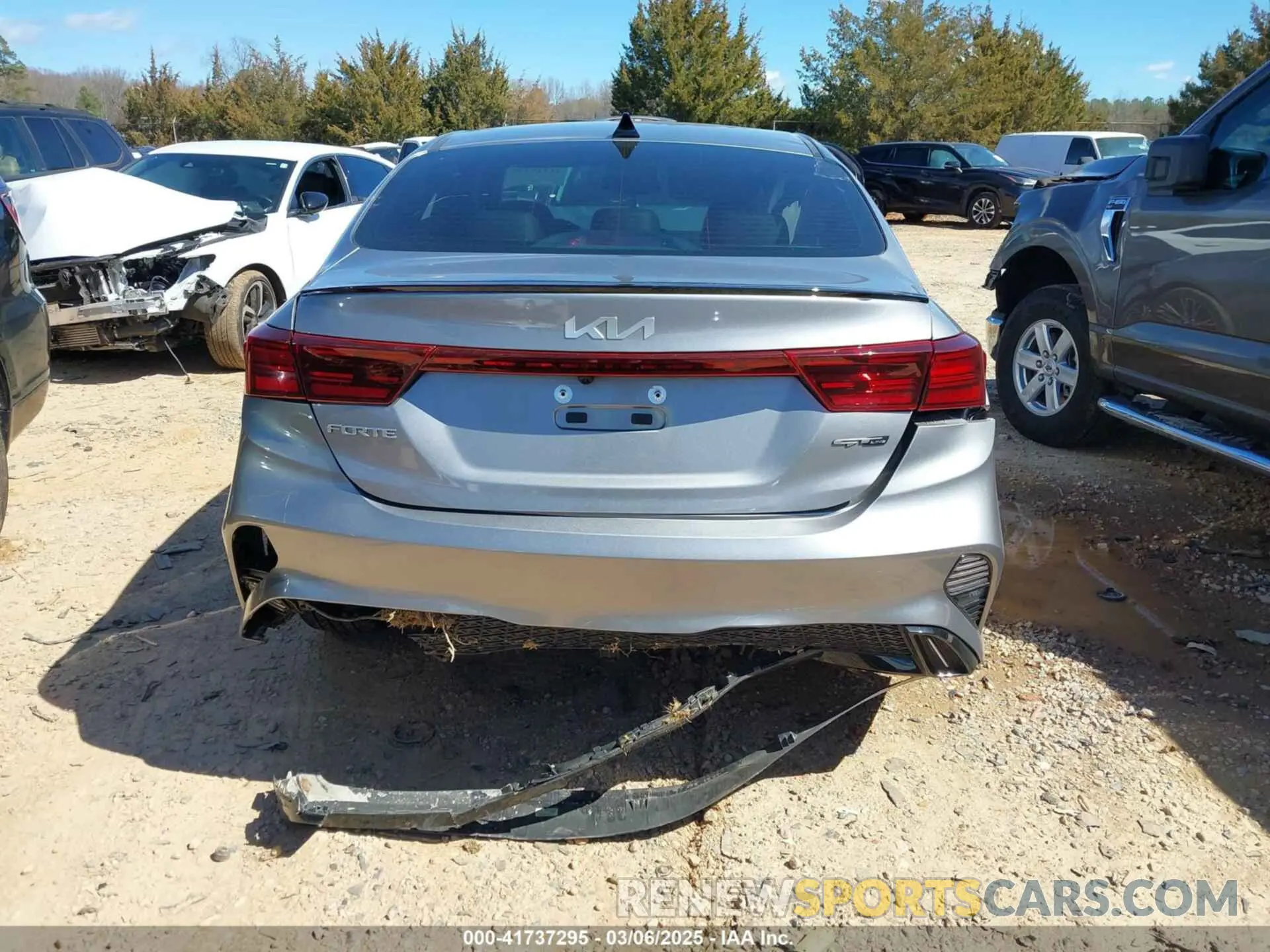 16 fotografías del automóvil dañado 3KPF54AD6RE699868 KIA FORTE 2024