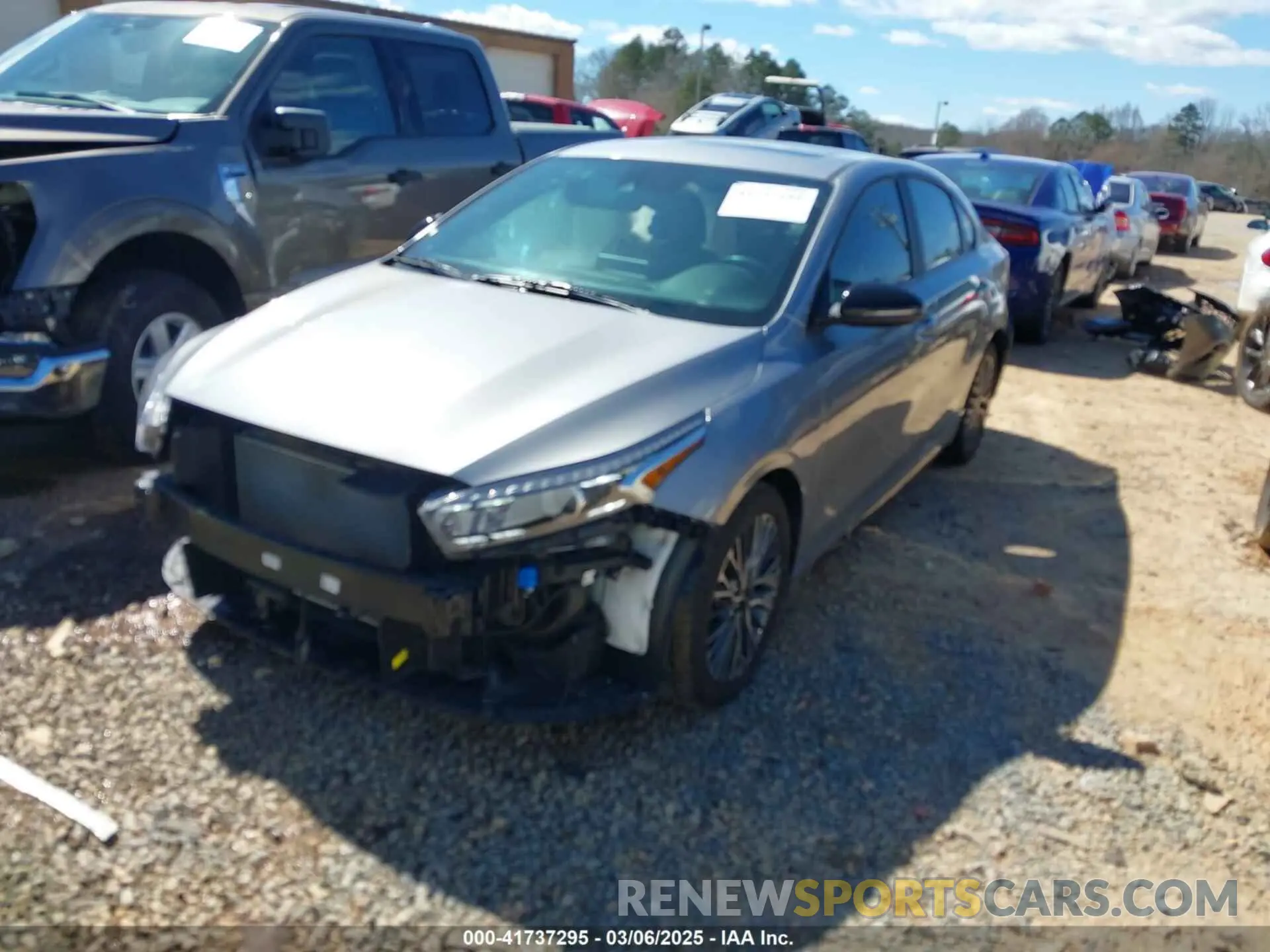 2 fotografías del automóvil dañado 3KPF54AD6RE699868 KIA FORTE 2024