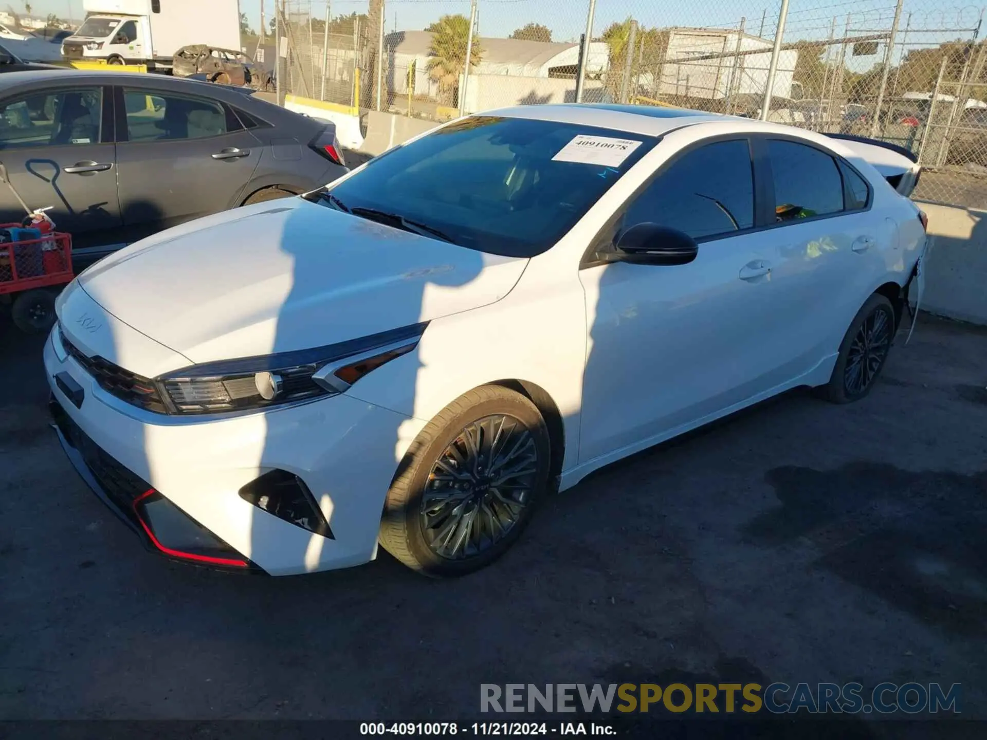2 fotografías del automóvil dañado 3KPF54AD6RE701148 KIA FORTE 2024