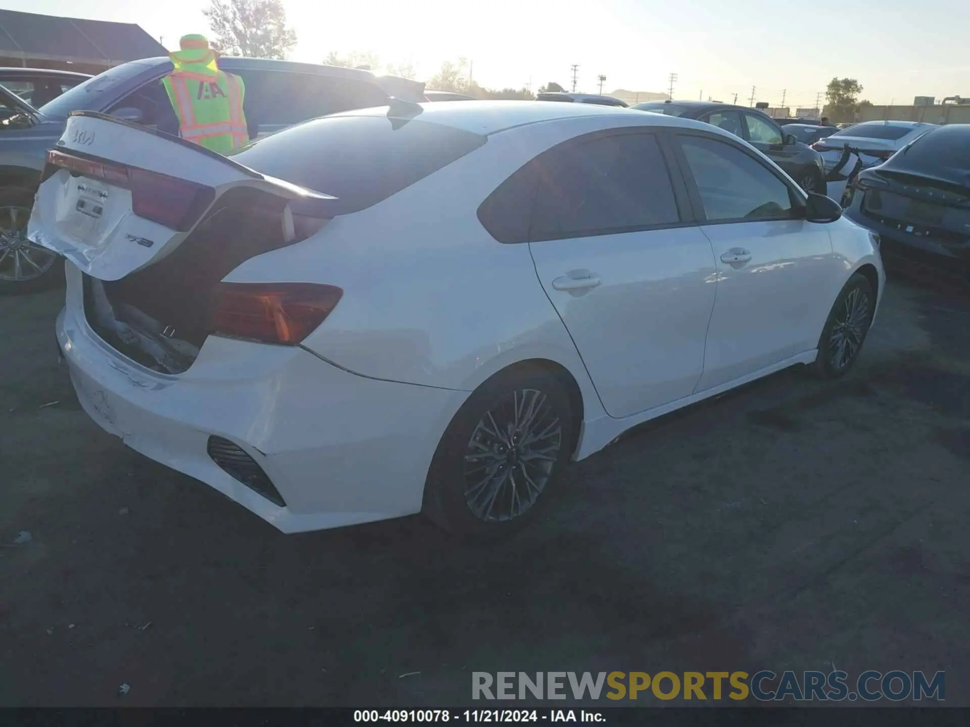 4 fotografías del automóvil dañado 3KPF54AD6RE701148 KIA FORTE 2024