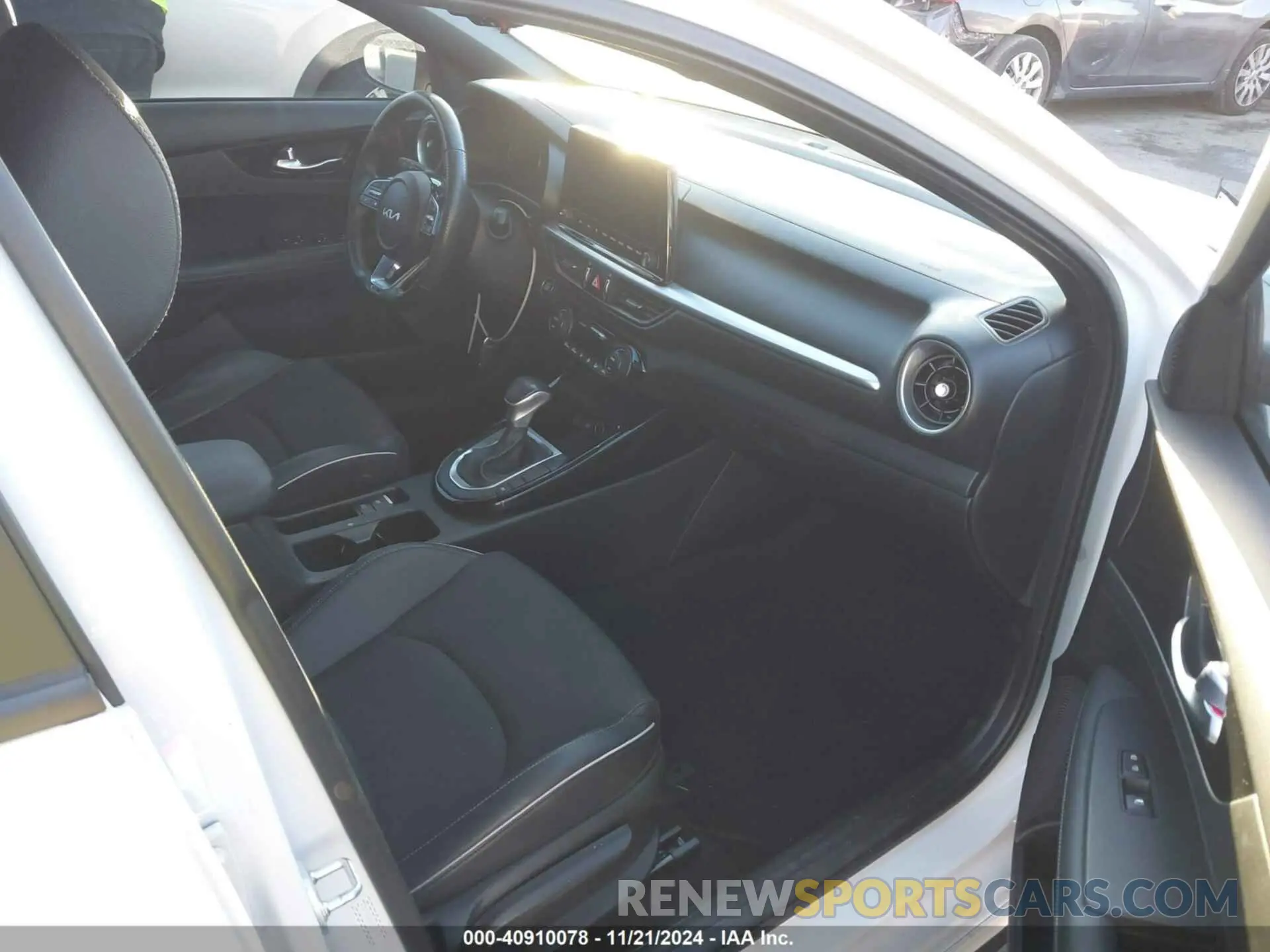 5 fotografías del automóvil dañado 3KPF54AD6RE701148 KIA FORTE 2024
