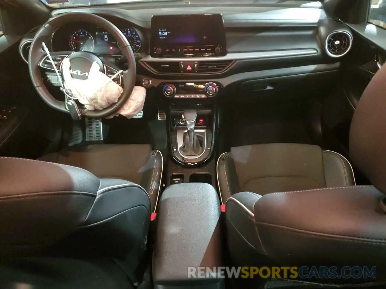 8 fotografías del automóvil dañado 3KPF54AD6RE717382 KIA FORTE 2024