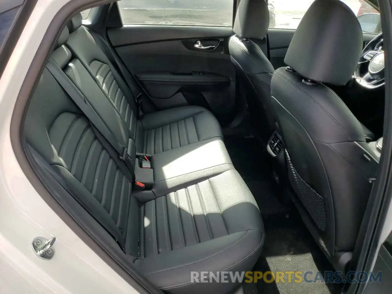 10 fotografías del automóvil dañado 3KPF54AD6RE719276 KIA FORTE 2024