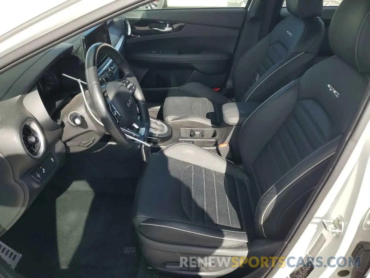 7 fotografías del automóvil dañado 3KPF54AD6RE719276 KIA FORTE 2024