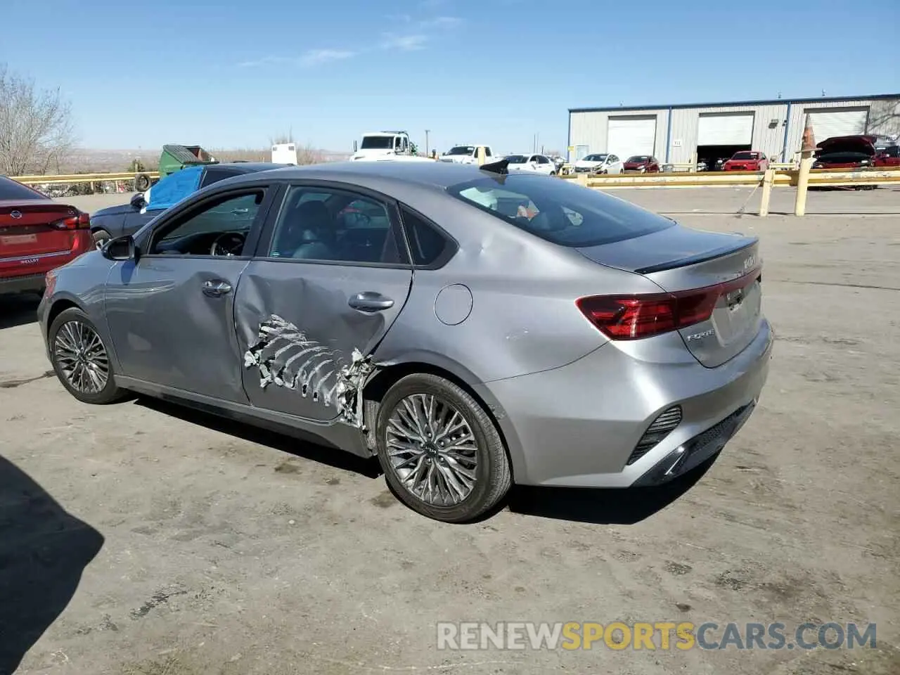 2 fotografías del automóvil dañado 3KPF54AD6RE733520 KIA FORTE 2024