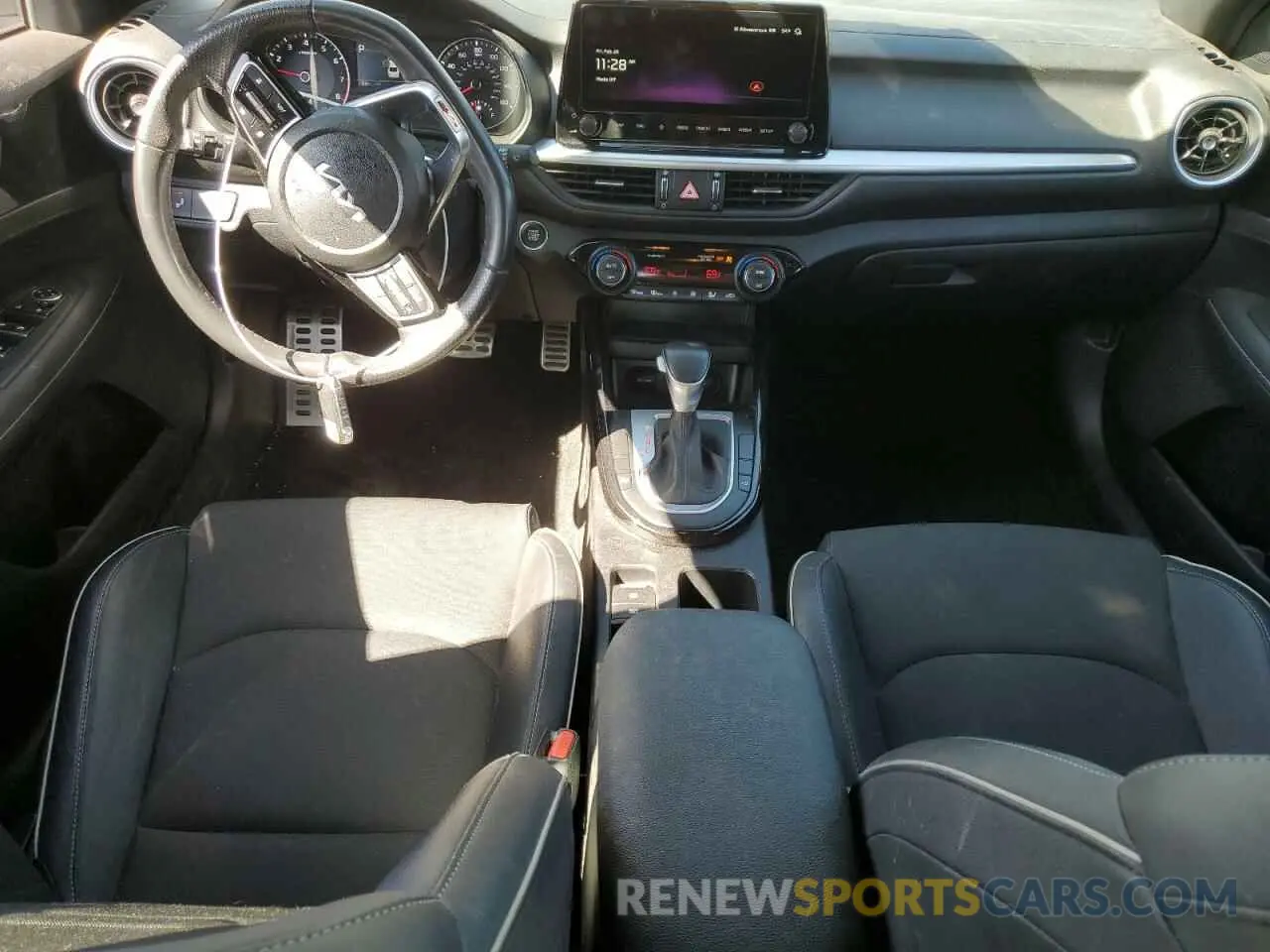8 fotografías del automóvil dañado 3KPF54AD6RE733520 KIA FORTE 2024