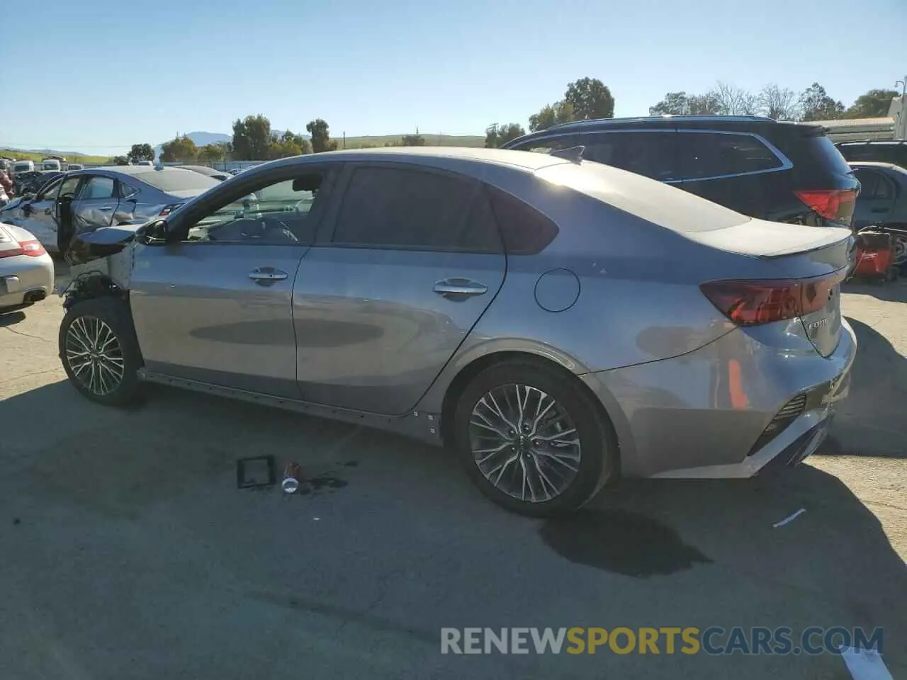 2 fotografías del automóvil dañado 3KPF54AD6RE734070 KIA FORTE 2024