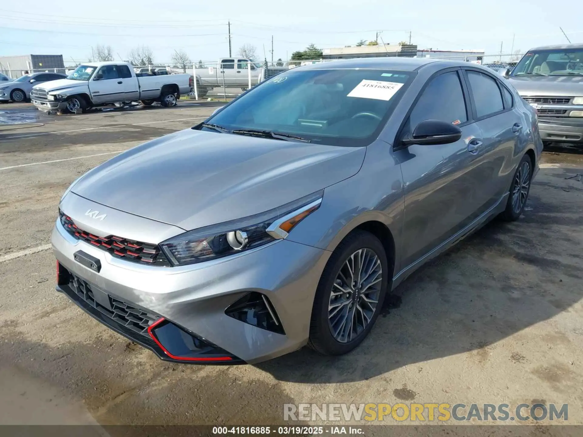 2 fotografías del automóvil dañado 3KPF54AD6RE774262 KIA FORTE 2024