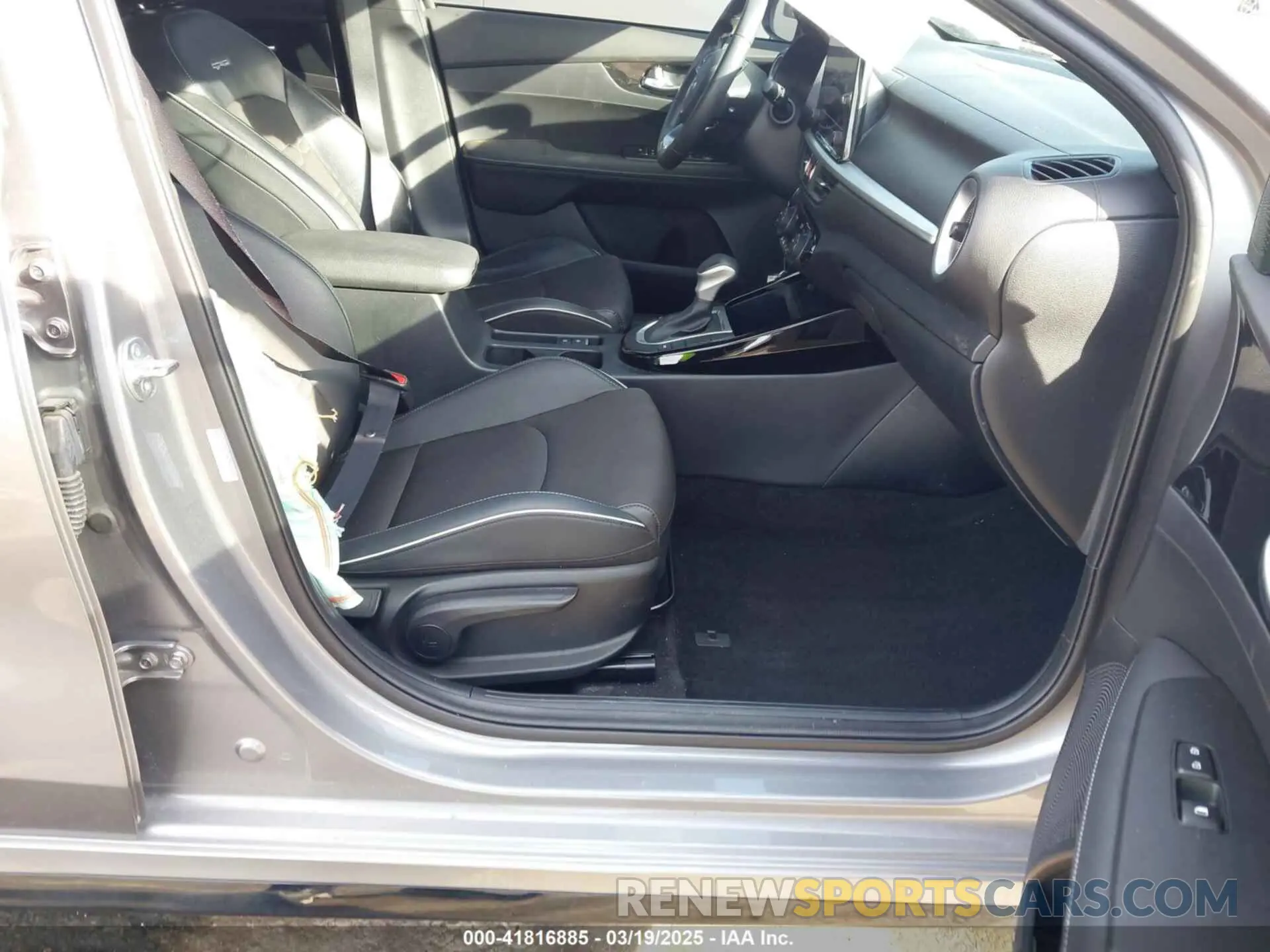 5 fotografías del automóvil dañado 3KPF54AD6RE774262 KIA FORTE 2024