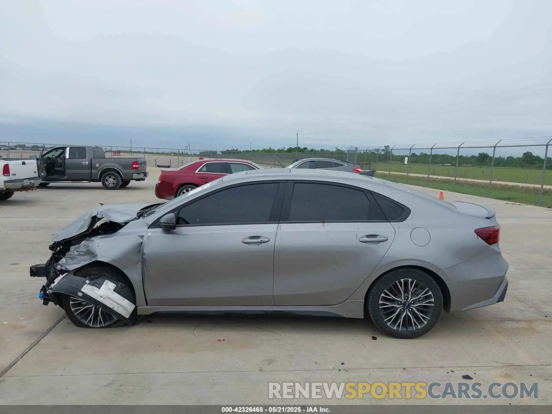 14 fotografías del automóvil dañado 3KPF54AD6RE790686 KIA FORTE 2024